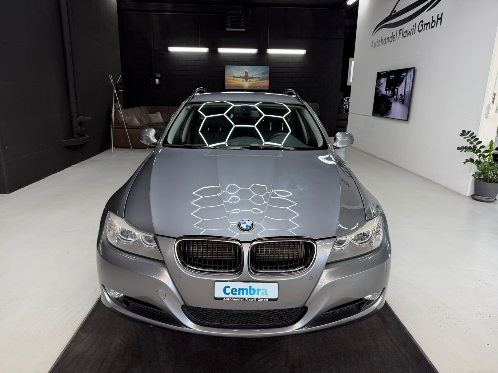 BMW 325i Touring more4you Steptronic-showroom-element-1