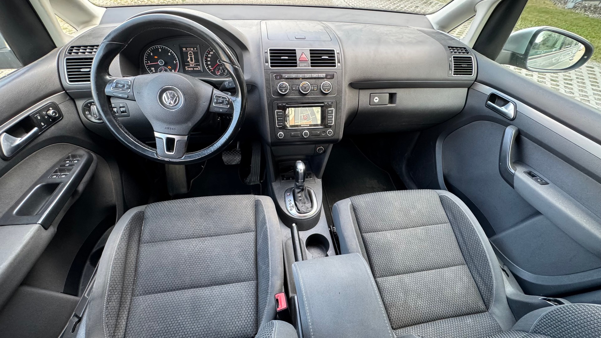 VW Touran 1.6 TDI BMT Comfortline DSG-image-6