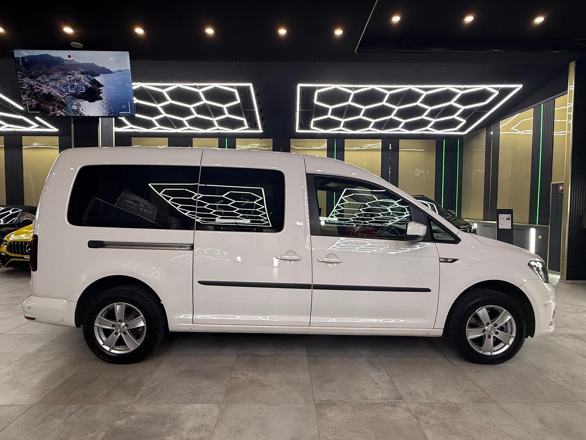 VW Caddy Maxi 2.0TDI BlueMotion Technology DSG-showroom-element-3