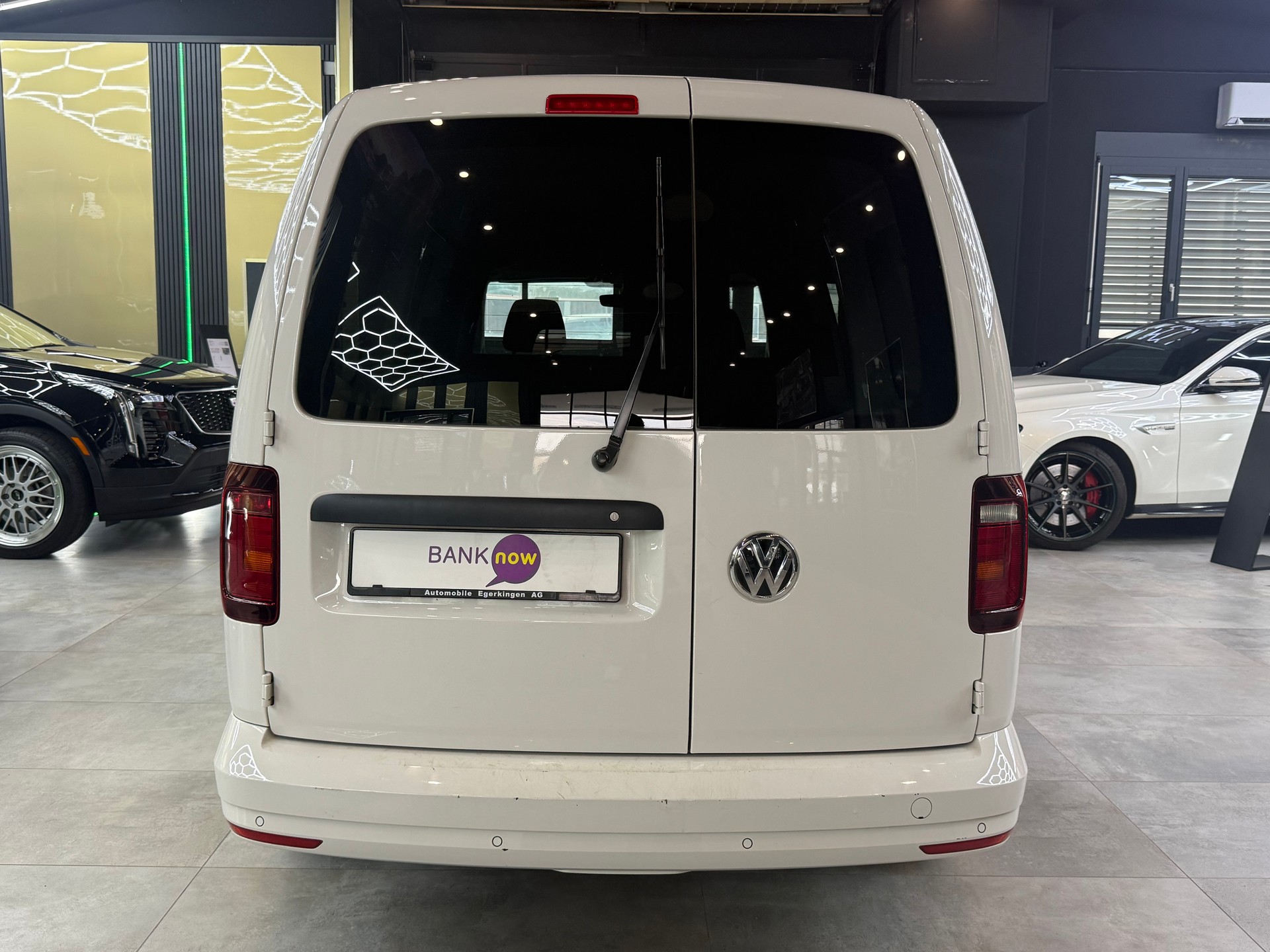 VW Caddy Maxi 2.0TDI BlueMotion Technology DSG-image-5