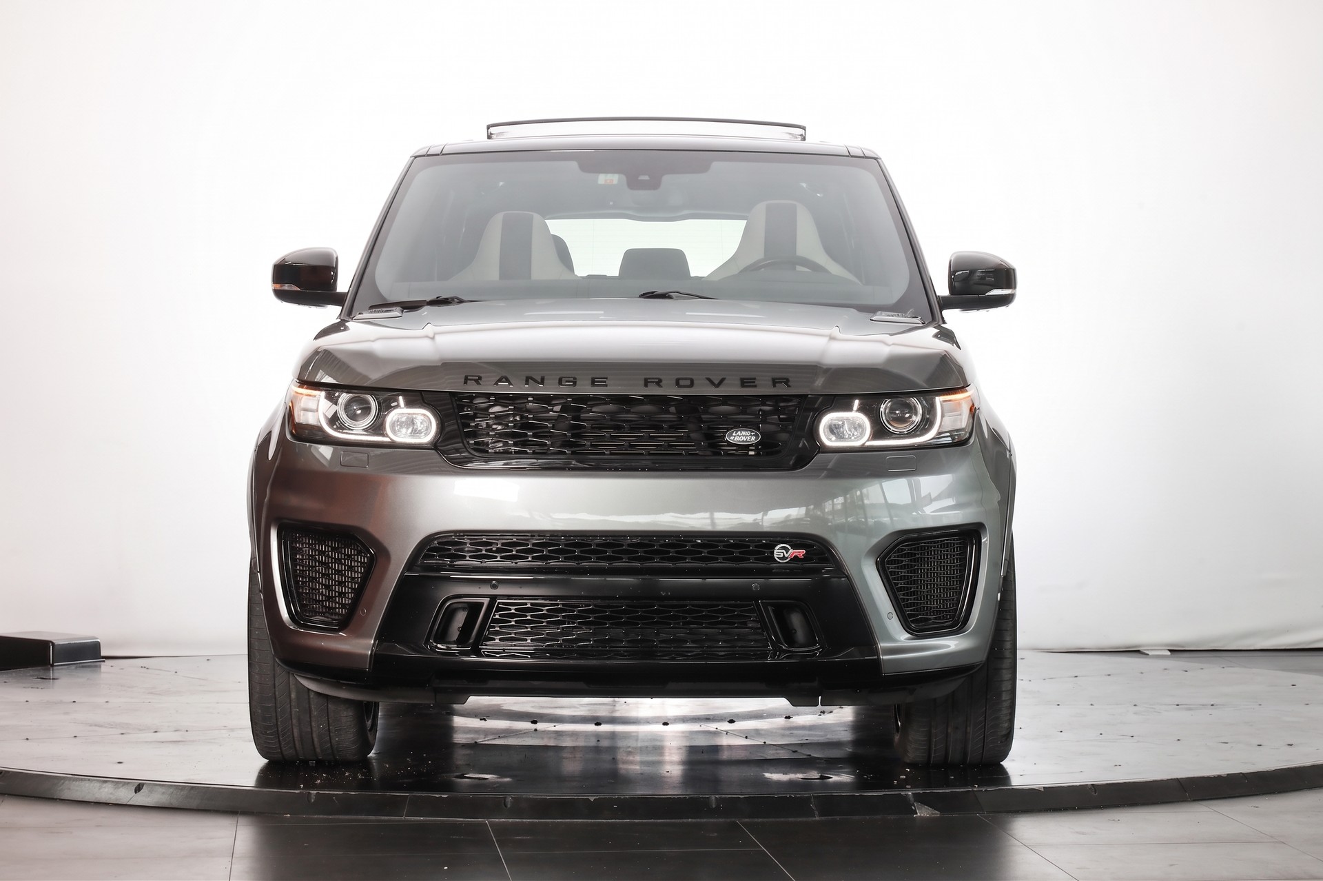 LAND ROVER Range Rover Sport 5.0 V8 SVR Eiger Grey * ACC * Carbone * Attelage-showroom-element-1
