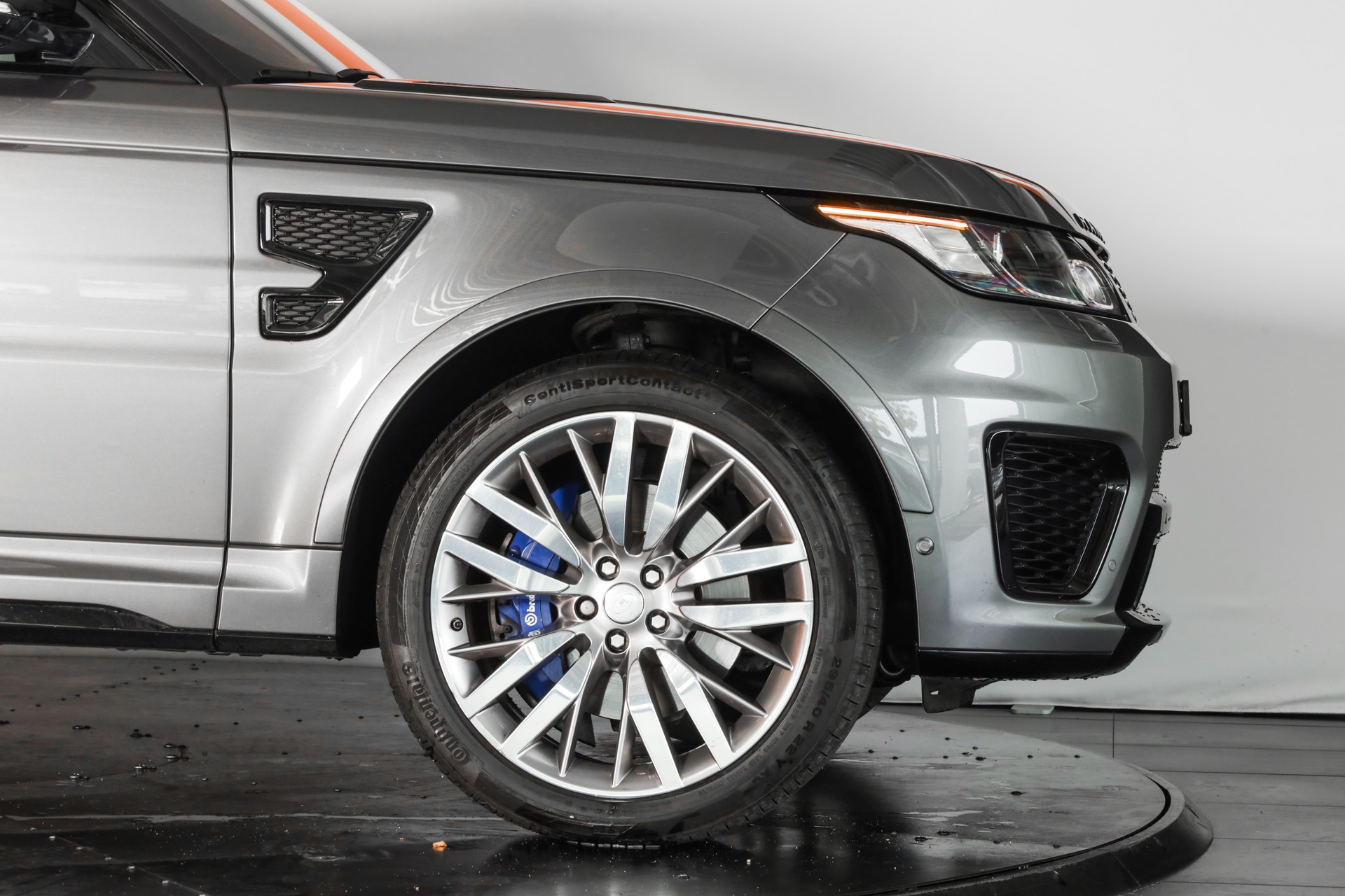 LAND ROVER Range Rover Sport 5.0 V8 SVR Eiger Grey * ACC * Carbone * Attelage-image-7