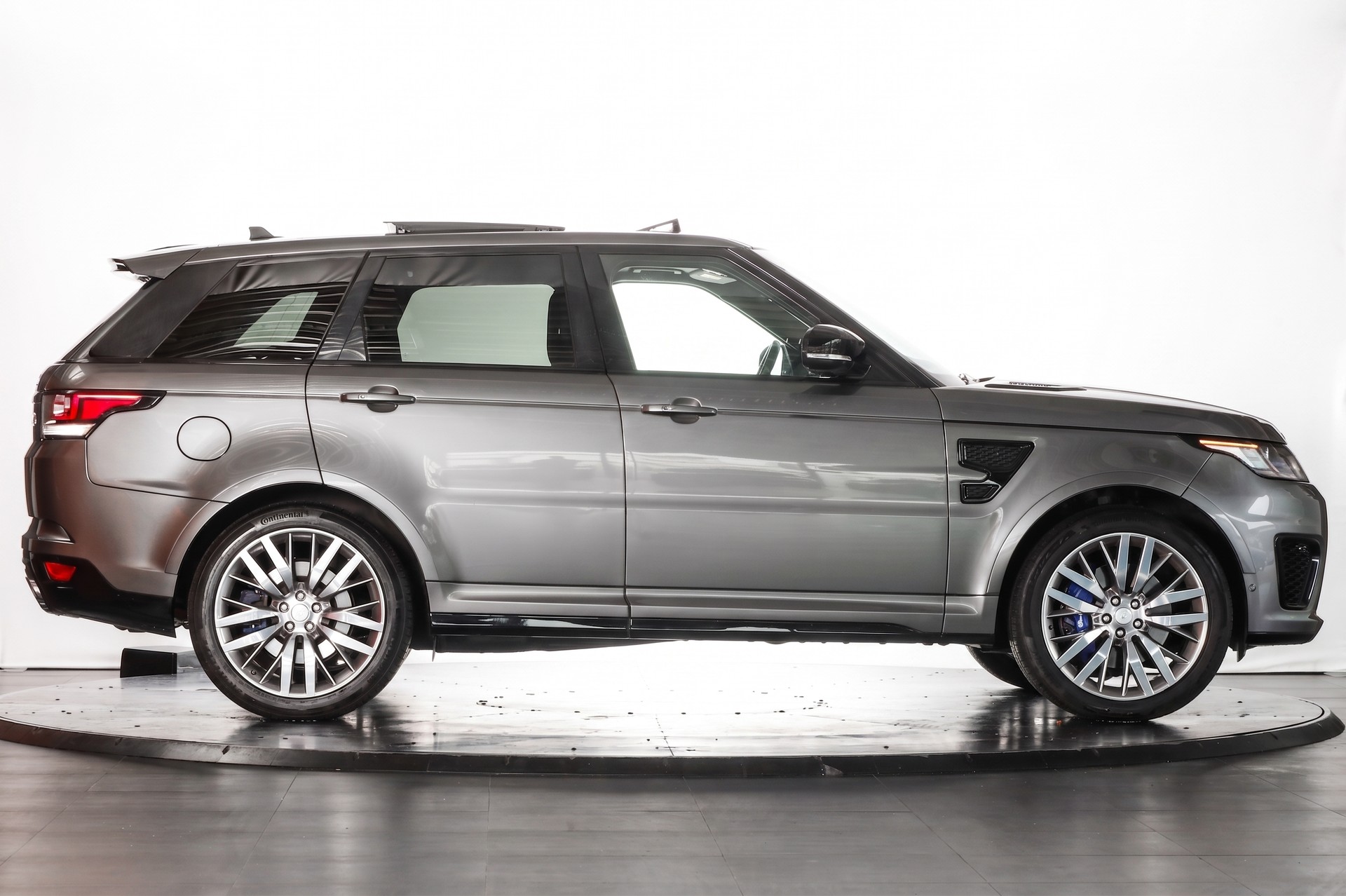 LAND ROVER Range Rover Sport 5.0 V8 SVR Eiger Grey * ACC * Carbone * Attelage-image-5