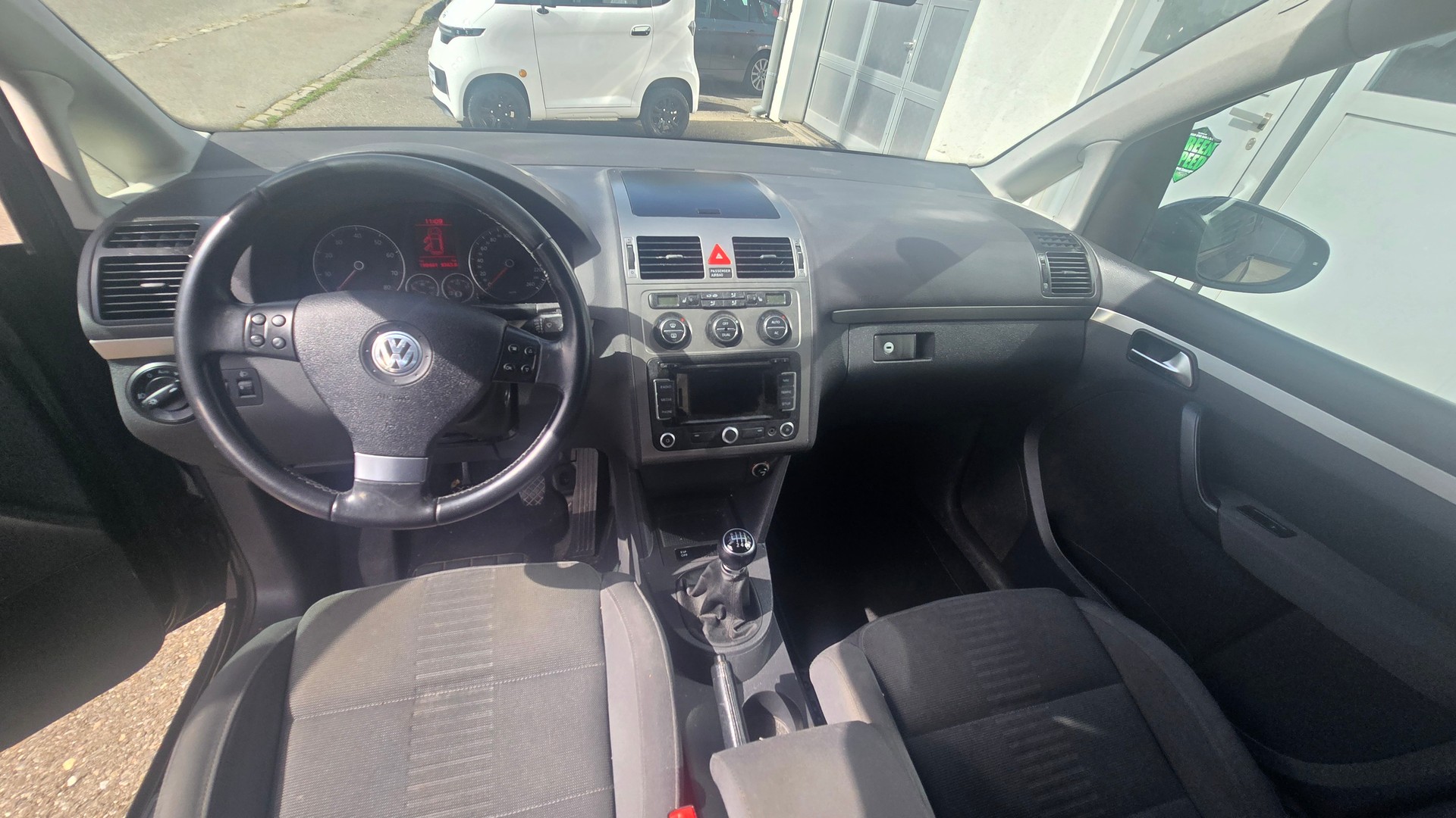 VW Touran 1.4 TSI Highline-image-4