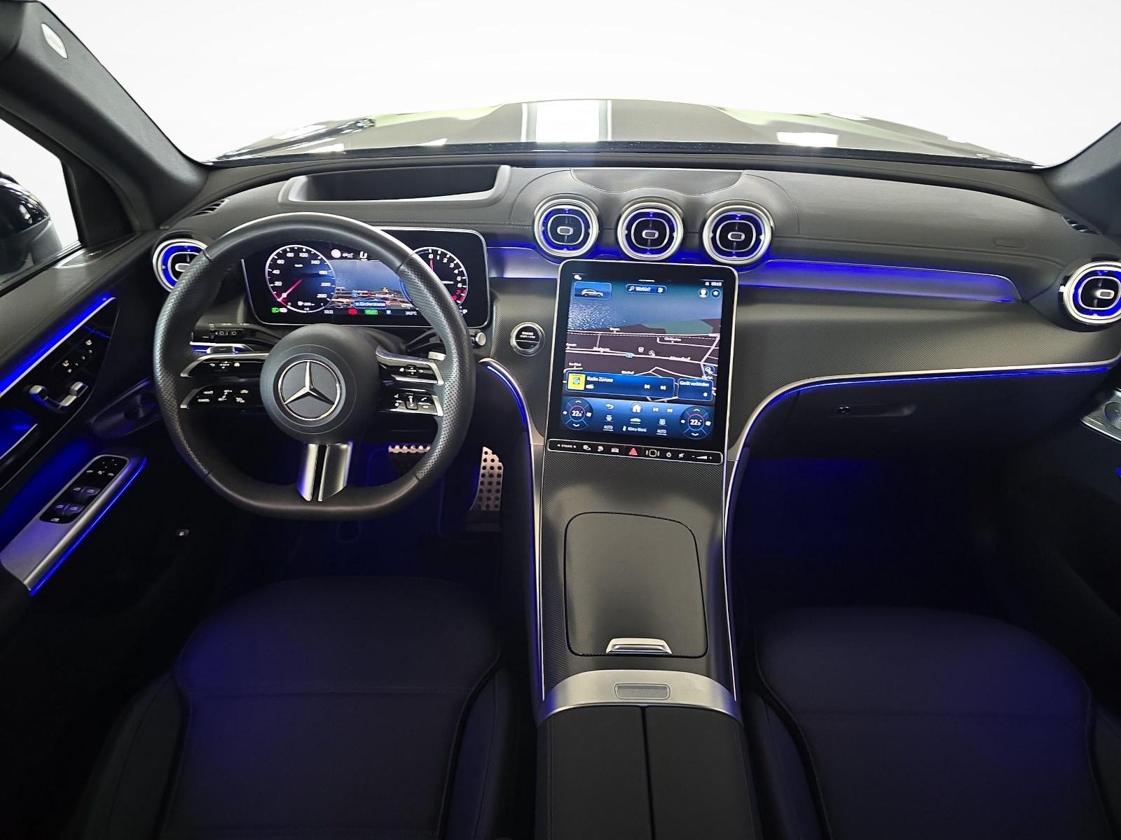 MERCEDES-BENZ GLC 300 e 4MATIC AMG Line-image-8