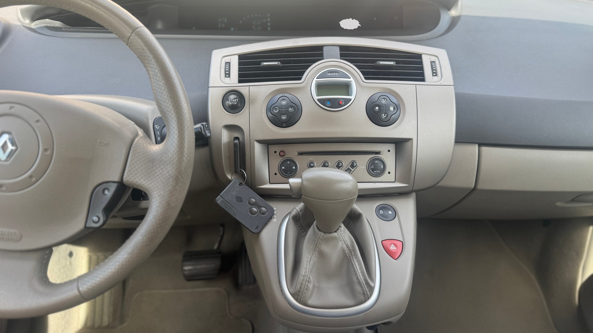 RENAULT Scénic 2.0 16V-image-19