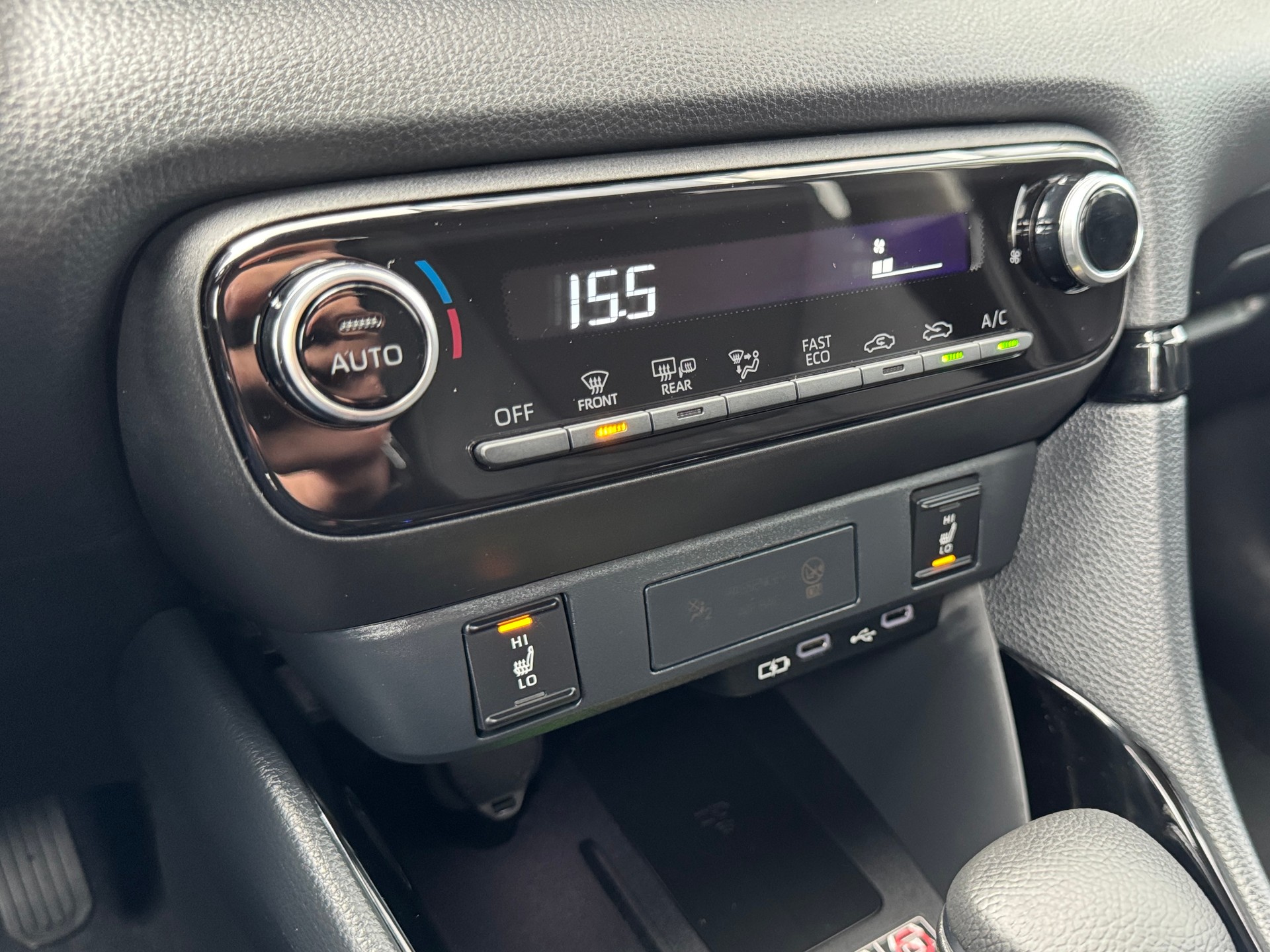 TOYOTA Yaris 1.5 Trend e-CVT-image-19