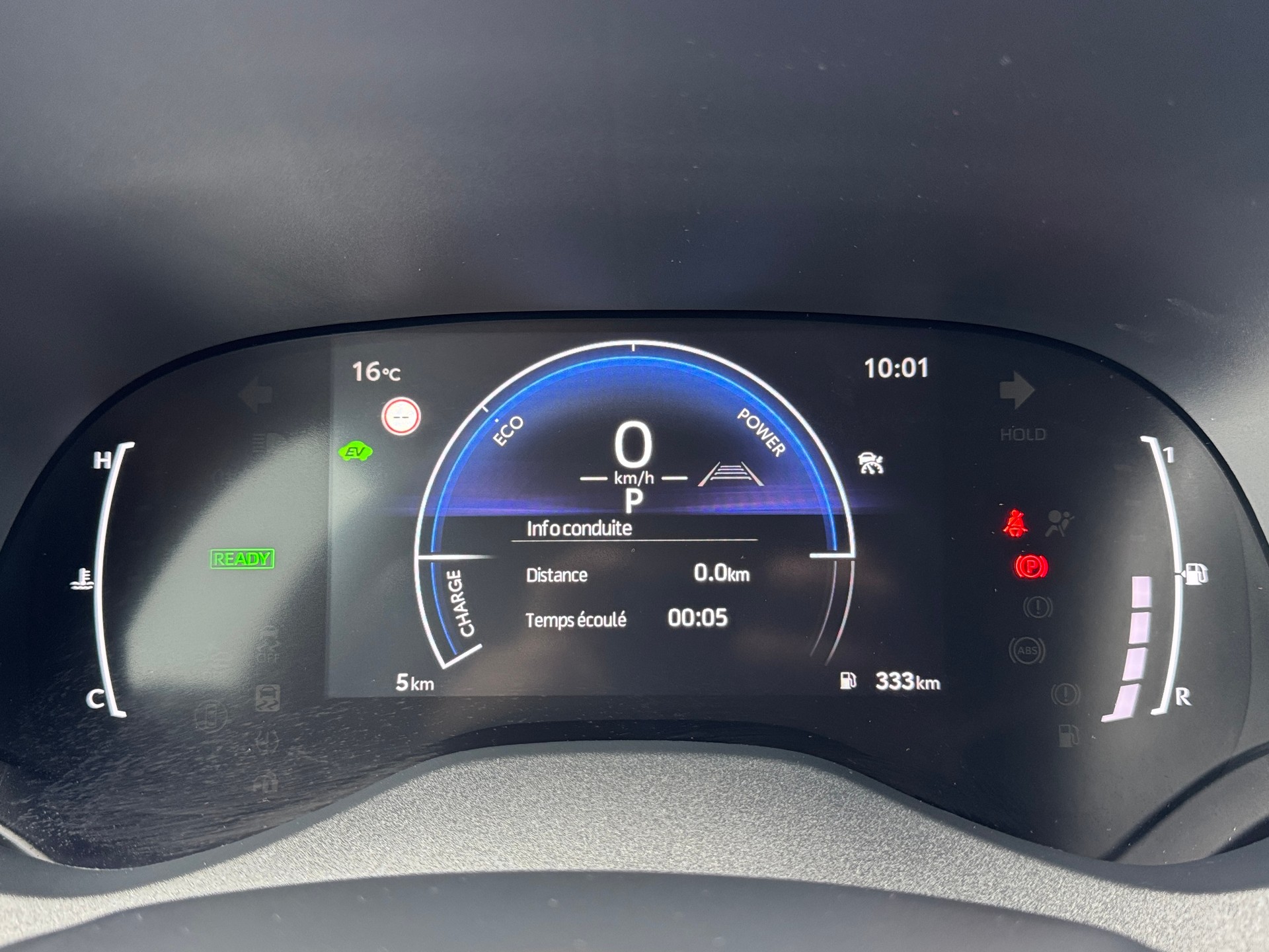 TOYOTA Yaris 1.5 Trend e-CVT-image-16