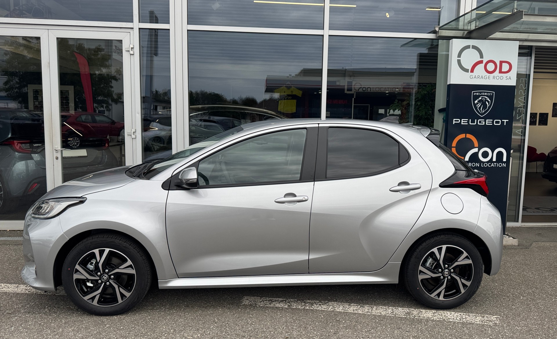 TOYOTA Yaris 1.5 Trend e-CVT-showroom-element-3