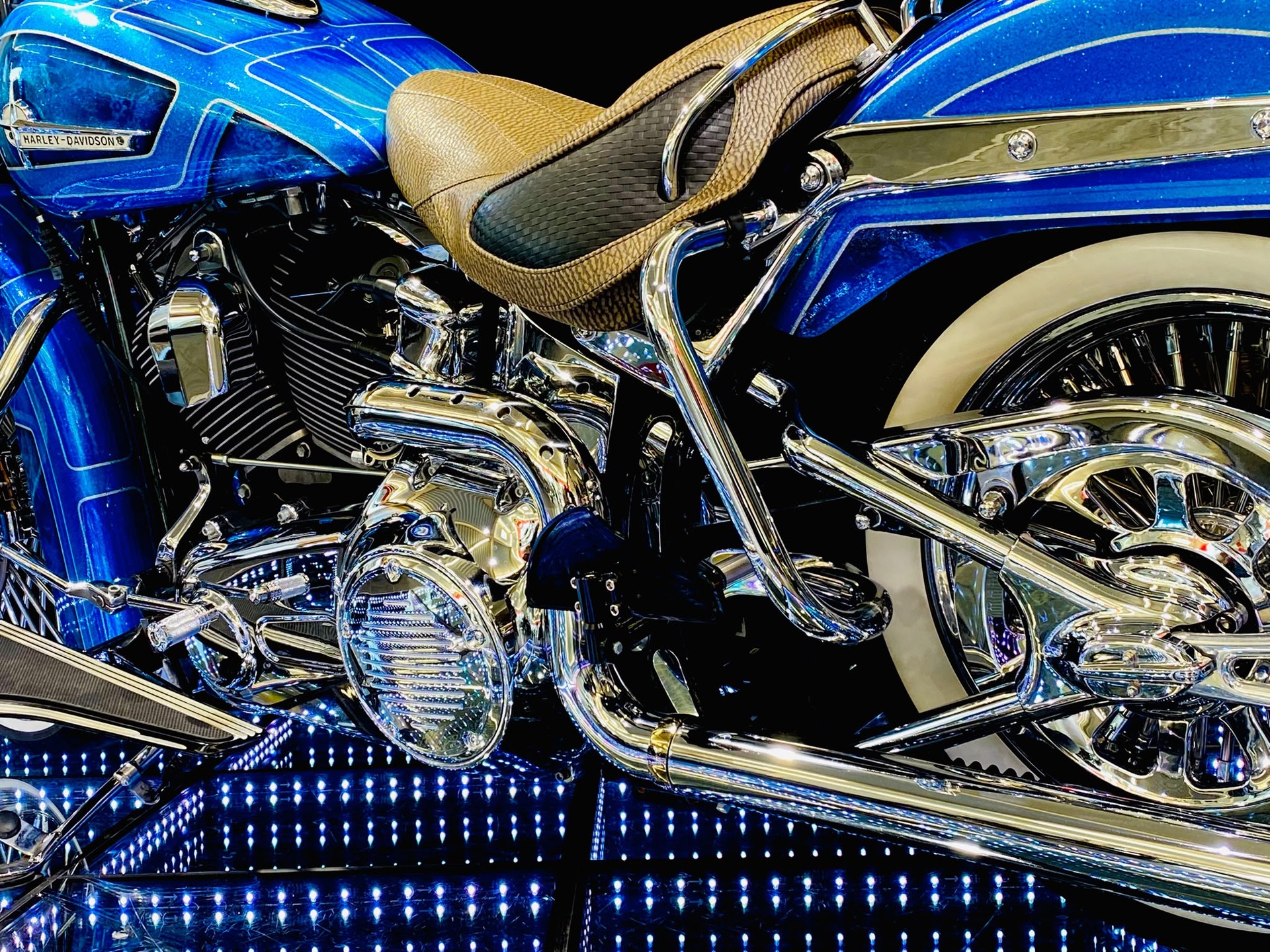 HARLEY-DAVIDSON FLSTC Softail Chicano 35kW Version-image-8