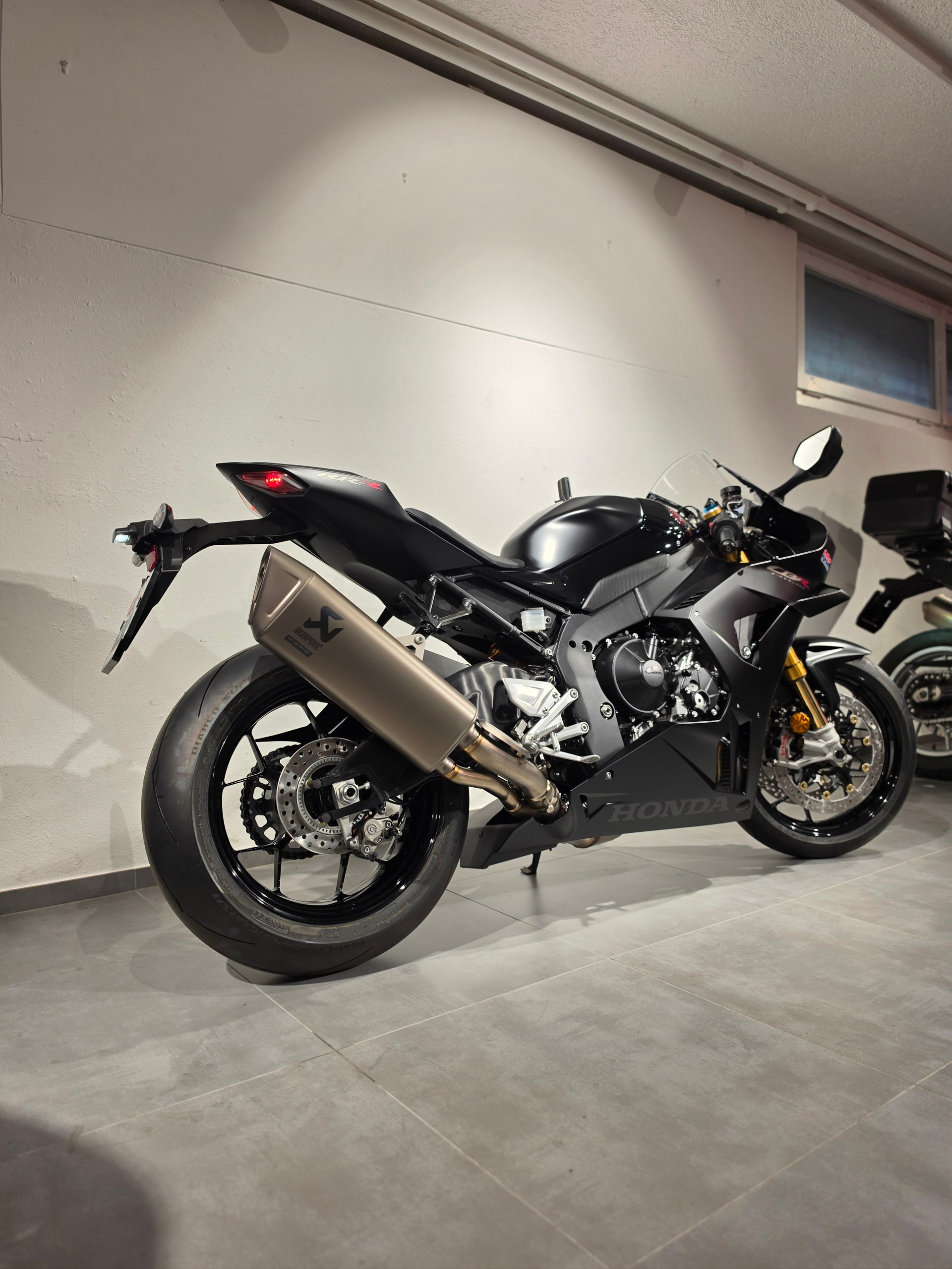 HONDA CBR 1000 RR-R Fireblade SP-image-3