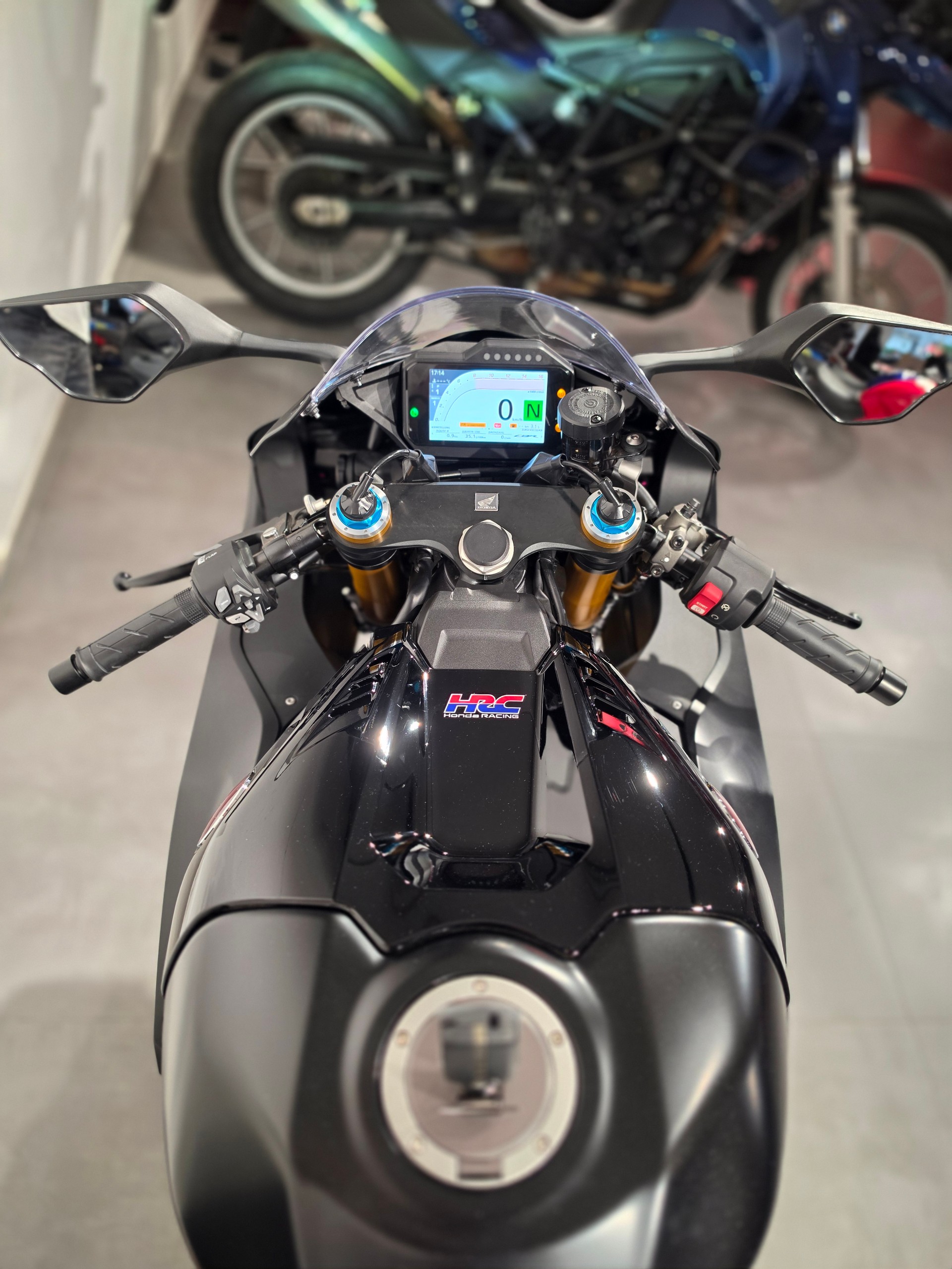 HONDA CBR 1000 RR-R Fireblade SP-image-9