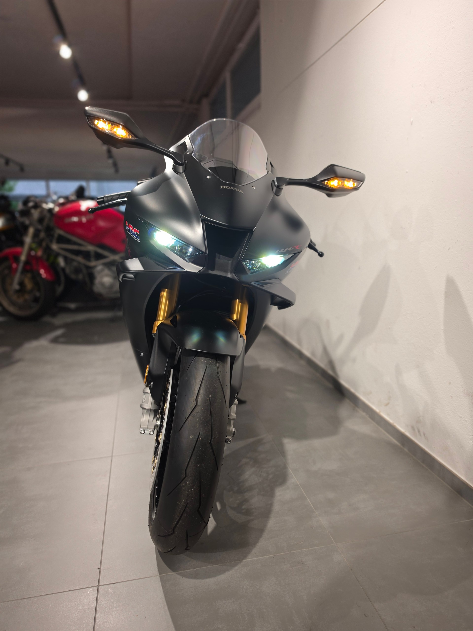 HONDA CBR 1000 RR-R Fireblade SP-image-2
