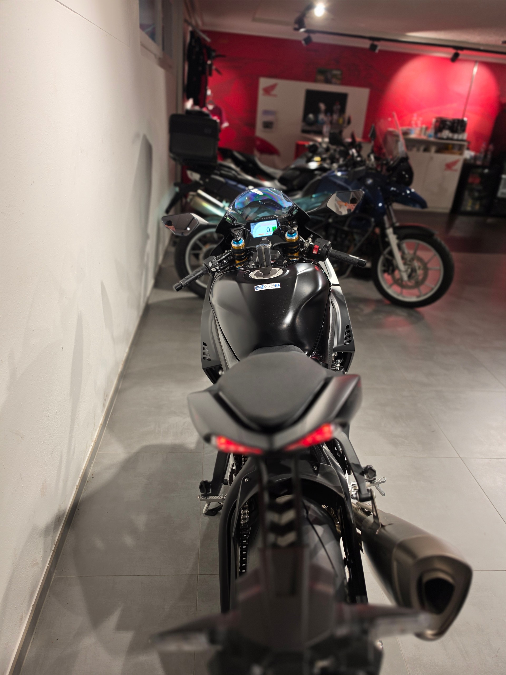 HONDA CBR 1000 RR-R Fireblade SP-image-11