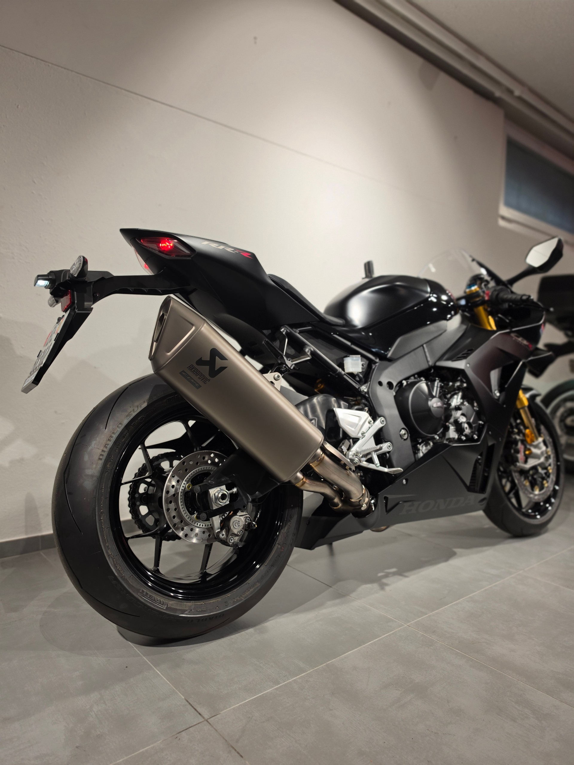 HONDA CBR 1000 RR-R Fireblade SP-image-4