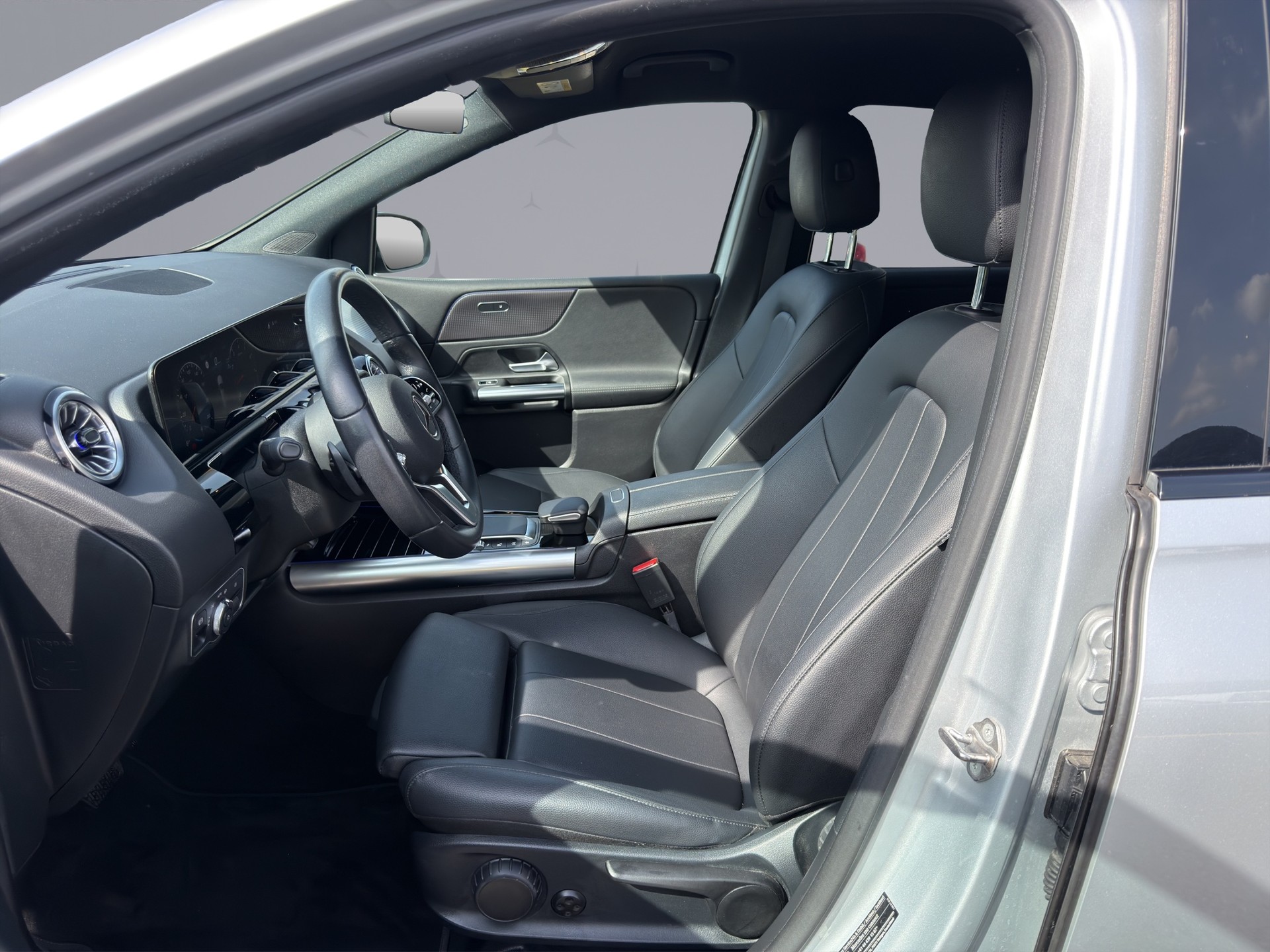 MERCEDES-BENZ B-Klasse W247 B 200 Night Star Progressive-image-8