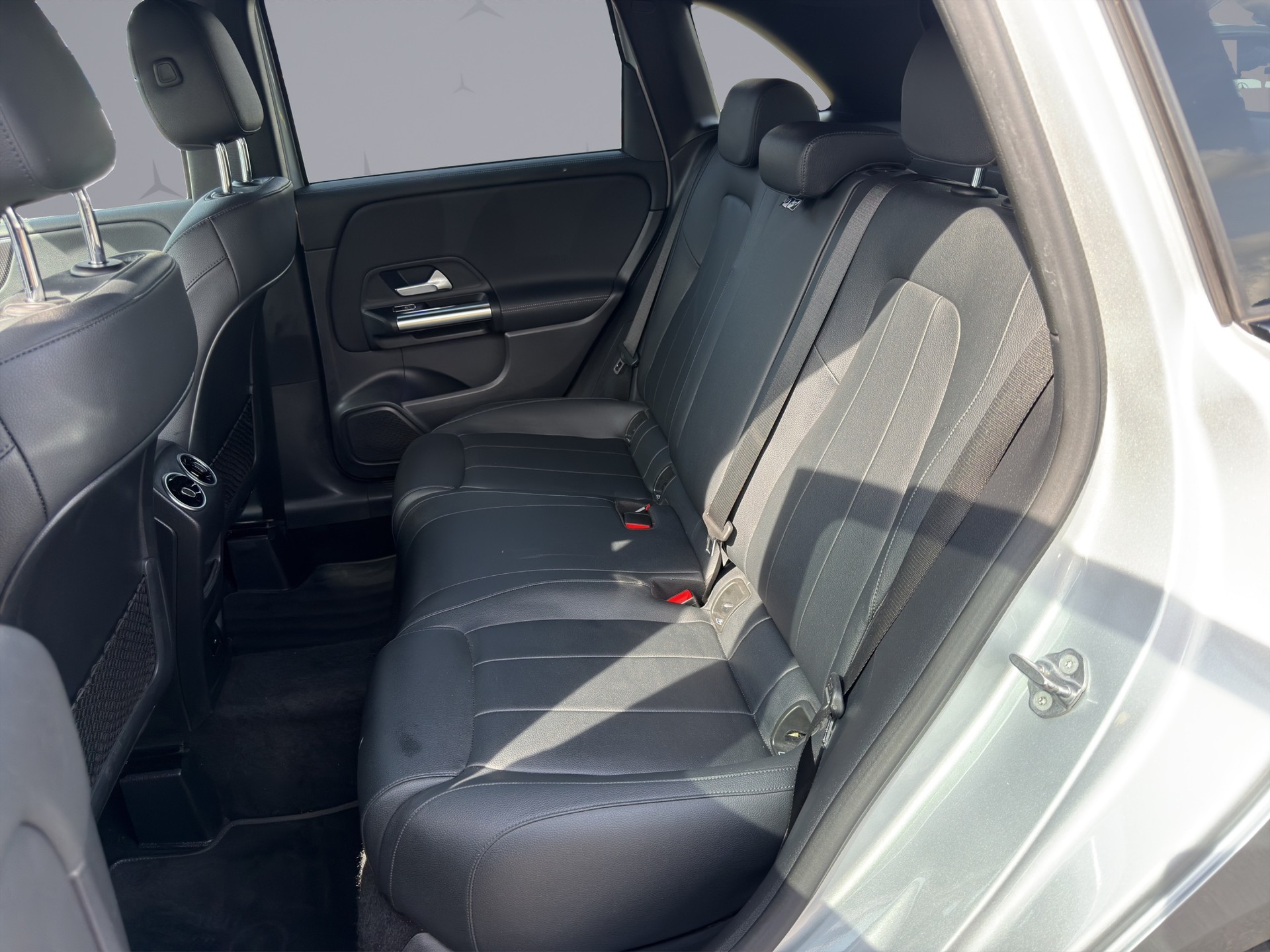 MERCEDES-BENZ B-Klasse W247 B 200 Night Star Progressive-image-9