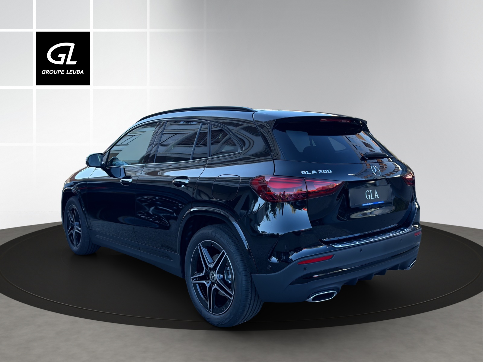 MERCEDES-BENZ GLA 200 Night Star 7G-DCT-showroom-element-3
