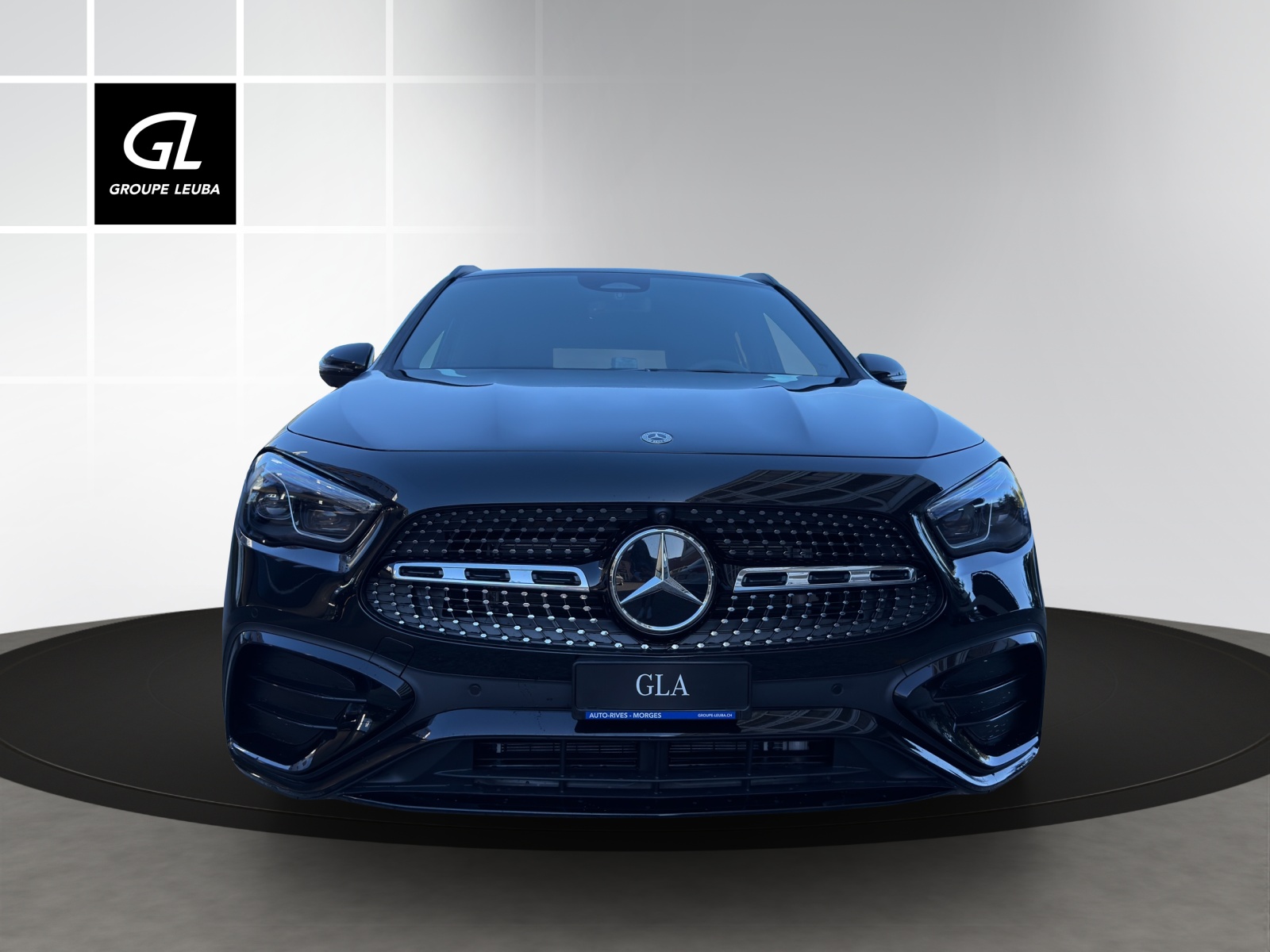 MERCEDES-BENZ GLA 200 Night Star 7G-DCT-showroom-element-1
