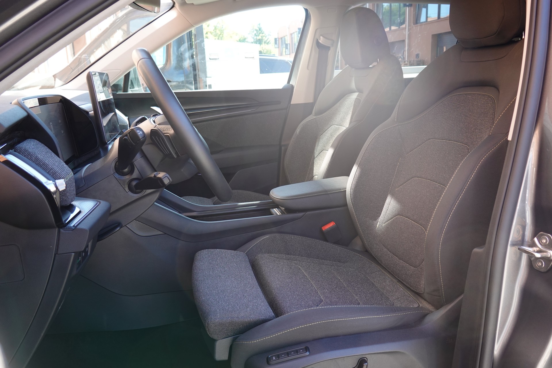 SKODA Kodiaq 1.5 TSI mHEV * 7 Places * Crochet remorque * Caméra * Tempomat Adaptatif * Clim Auto * Hayon Electrique *"-image-25