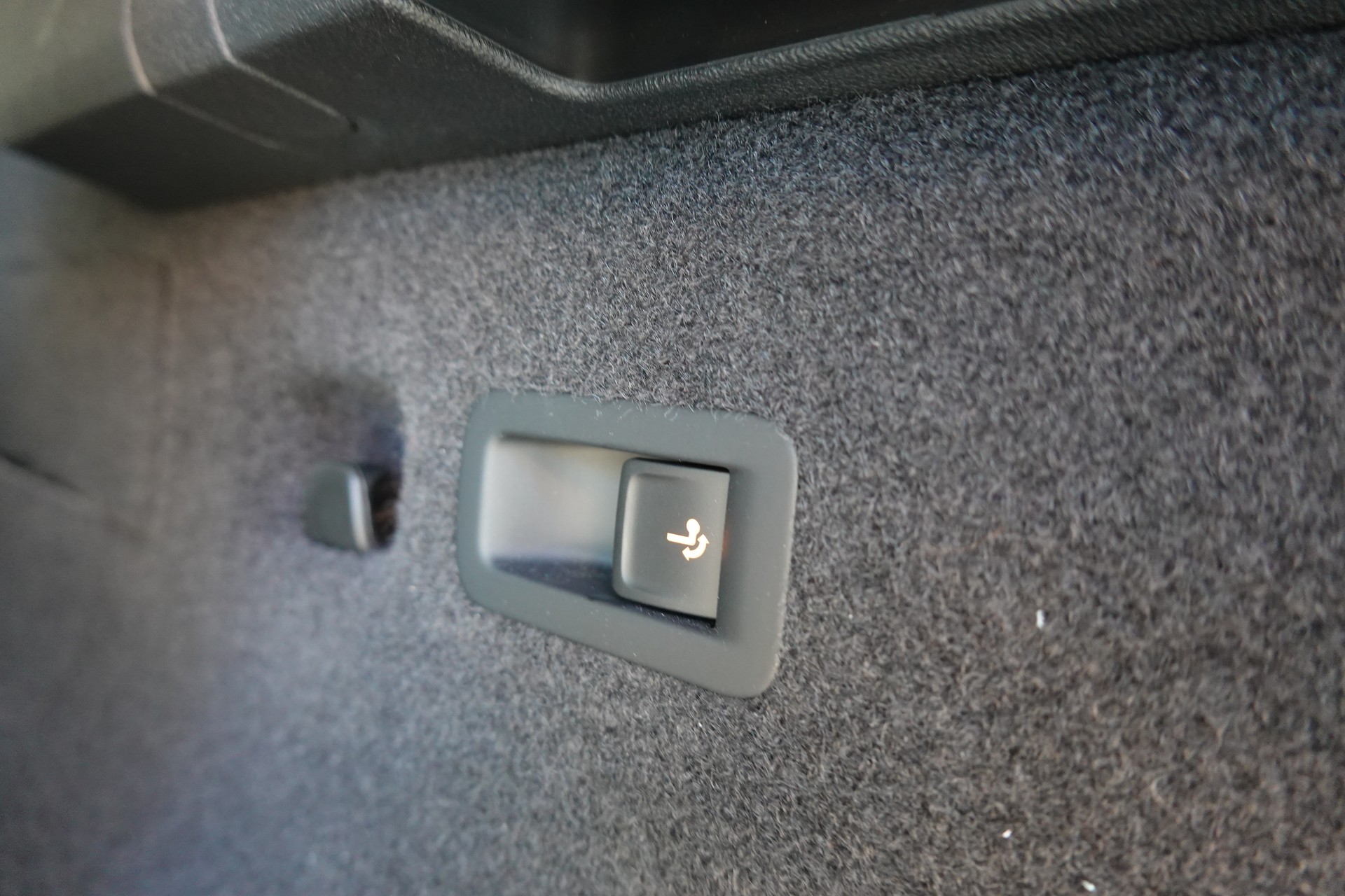 SKODA Kodiaq 1.5 TSI mHEV * 7 Places * Crochet remorque * Caméra * Tempomat Adaptatif * Clim Auto * Hayon Electrique *"-image-24