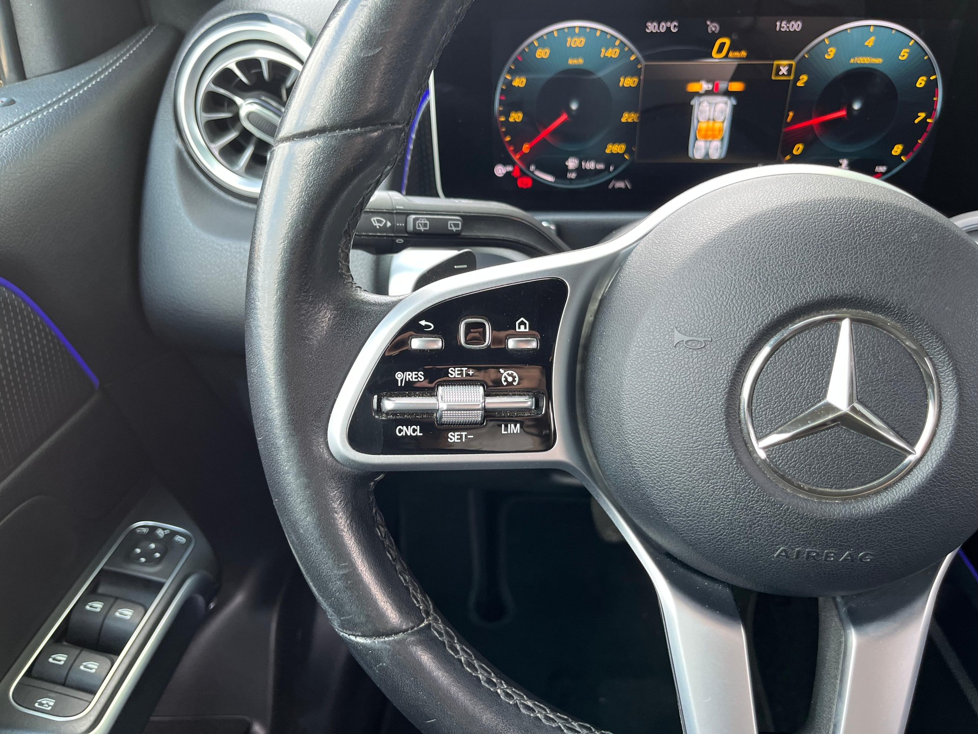 MERCEDES-BENZ GLB 250 Progressive 4 MATIC 8G-Tronic-image-15