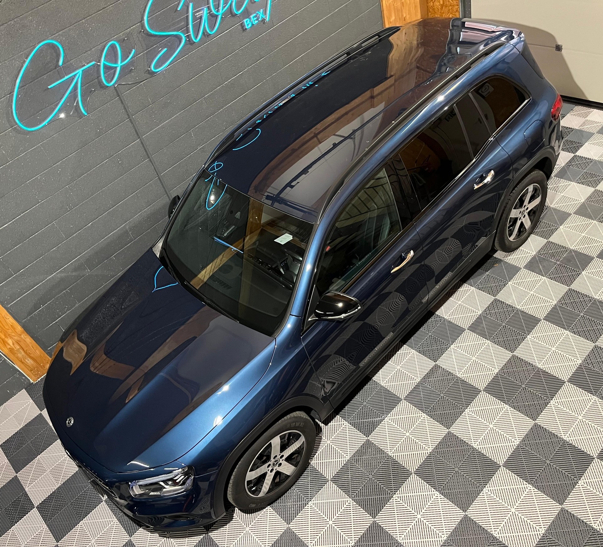 MERCEDES-BENZ GLB 250 Progressive 4 MATIC 8G-Tronic-image-5