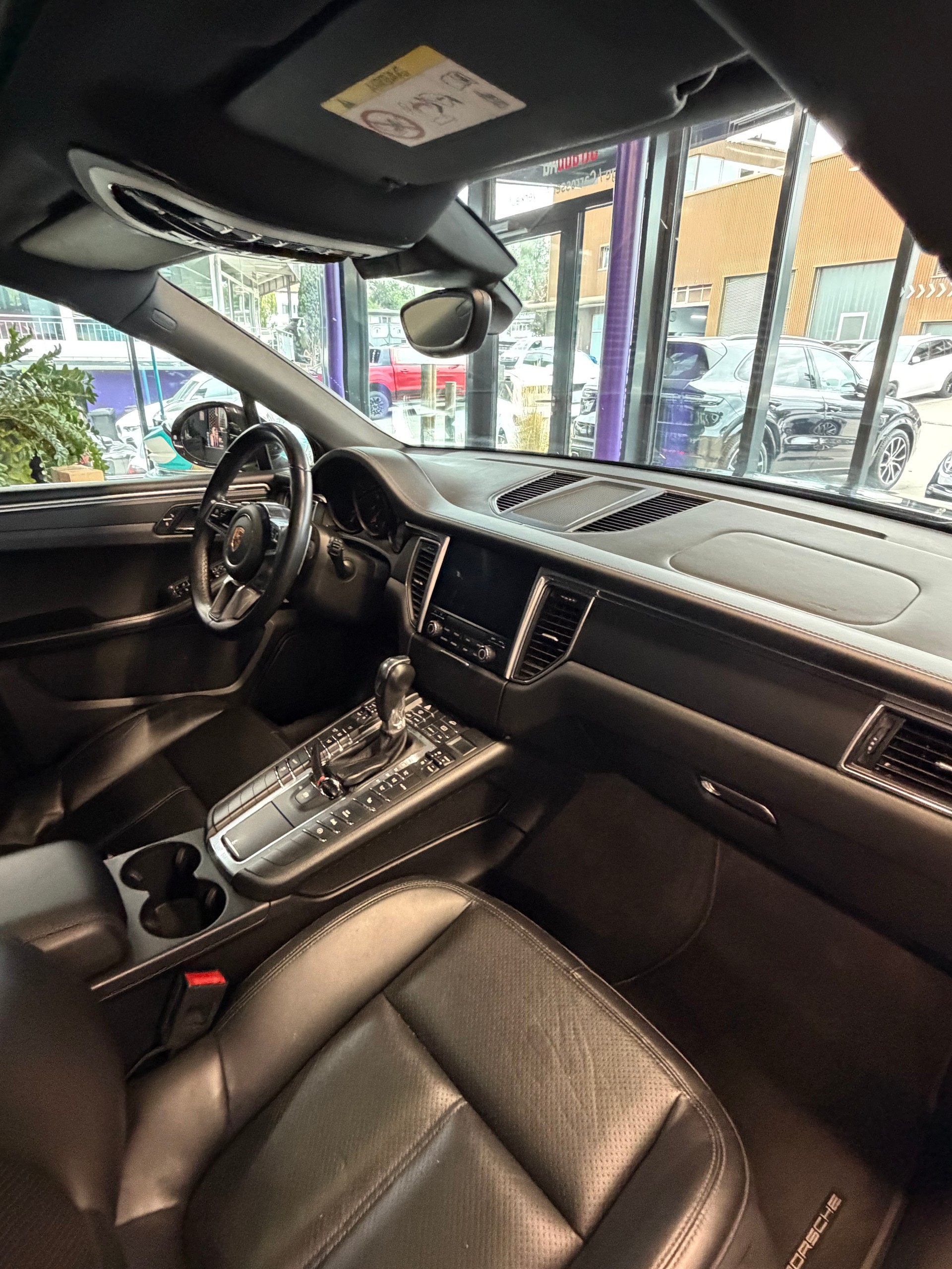 PORSCHE Macan PDK-image-2