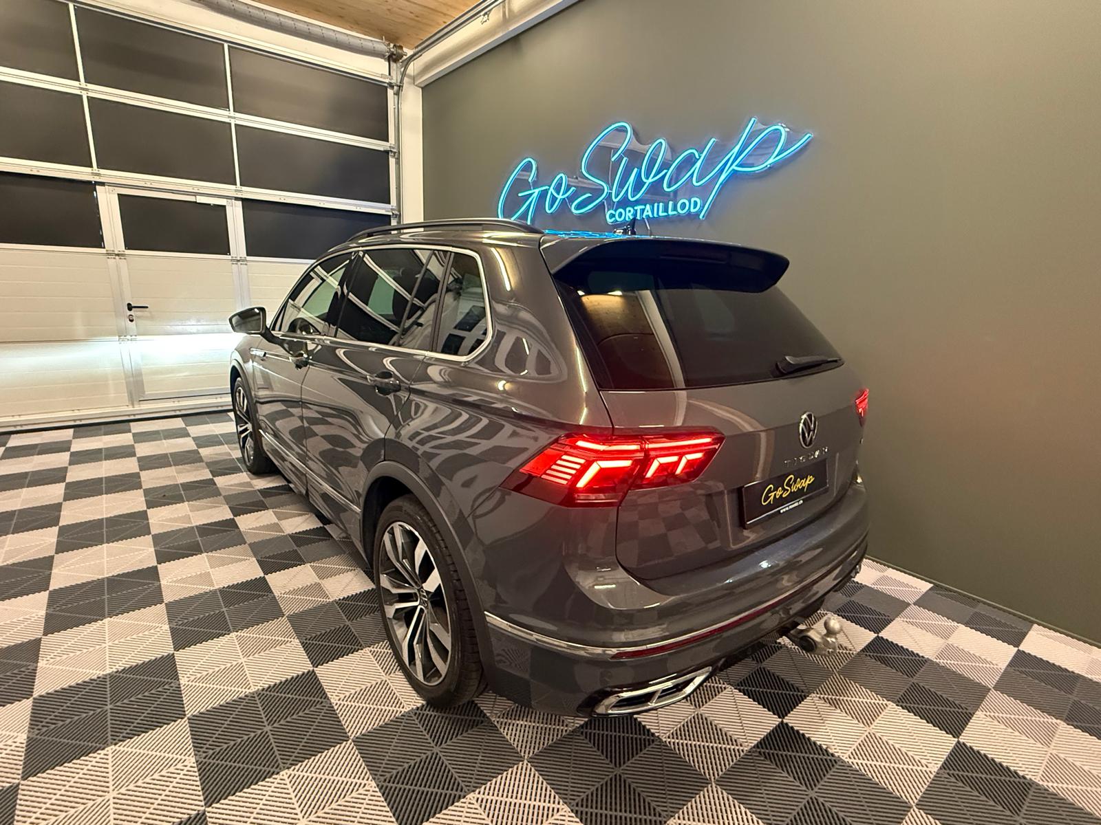 VW Tiguan 2.0TSI R-Line 4Motion DSG-showroom-element-3