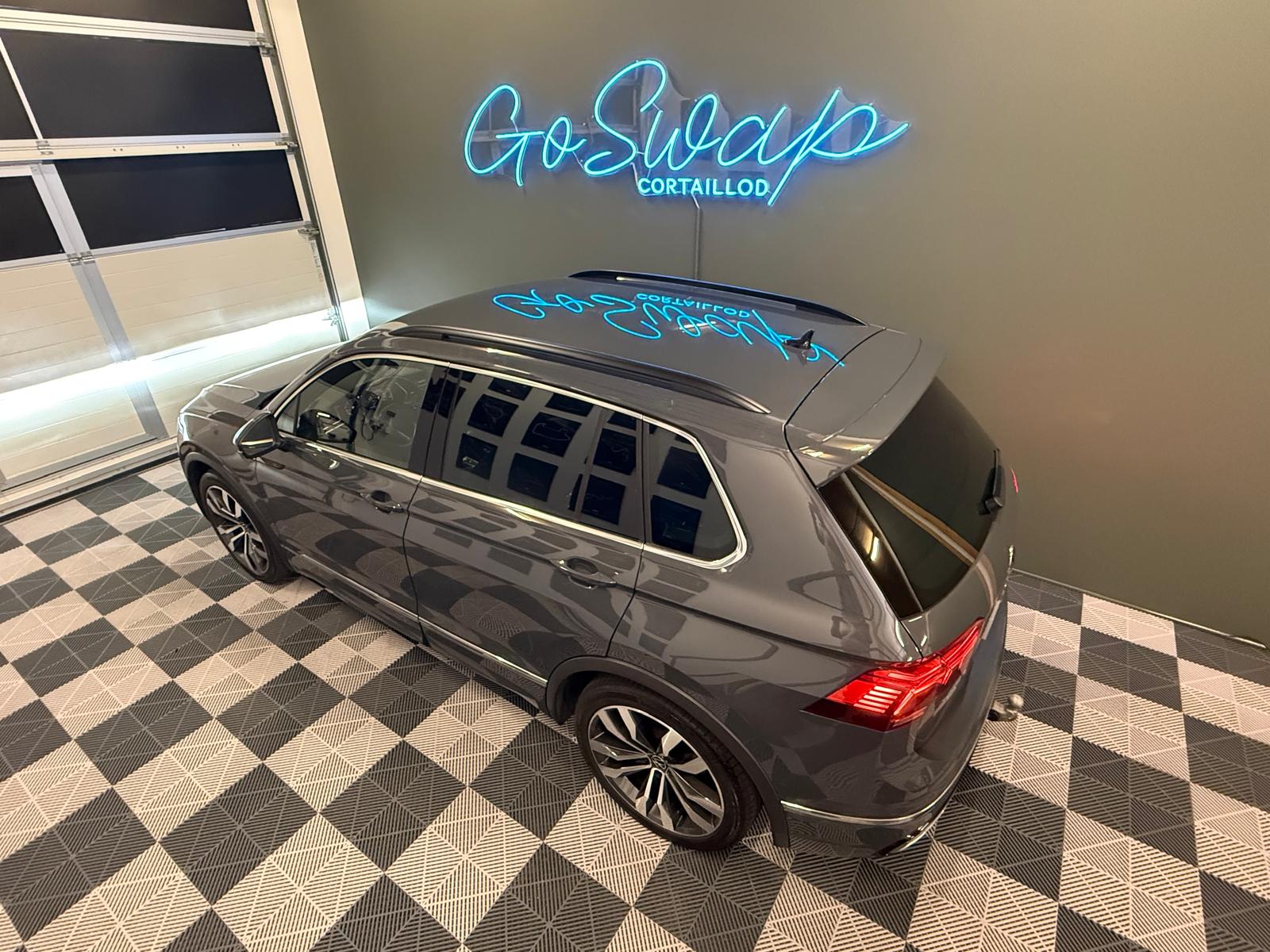 VW Tiguan 2.0TSI R-Line 4Motion DSG-showroom-element-2