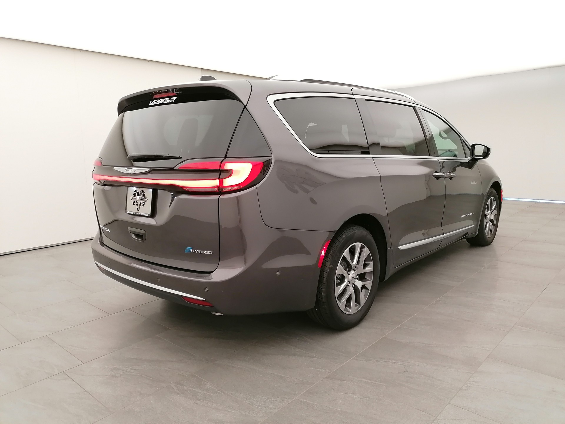 CHRYSLER Pacifica Pinnacle 3.6l Plug-In-Hybrid-showroom-element-3