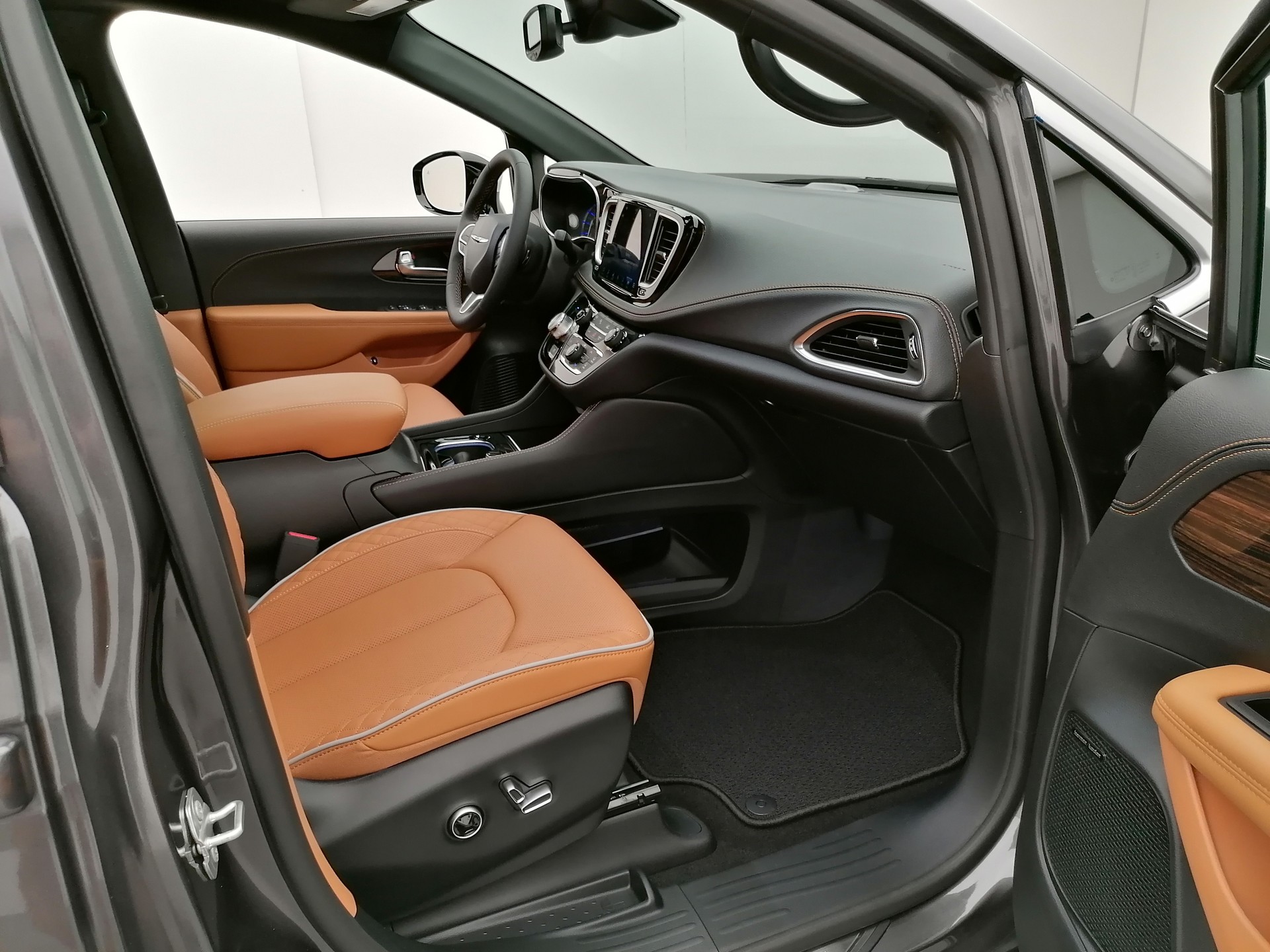 CHRYSLER Pacifica Pinnacle 3.6l Plug-In-Hybrid-image-15