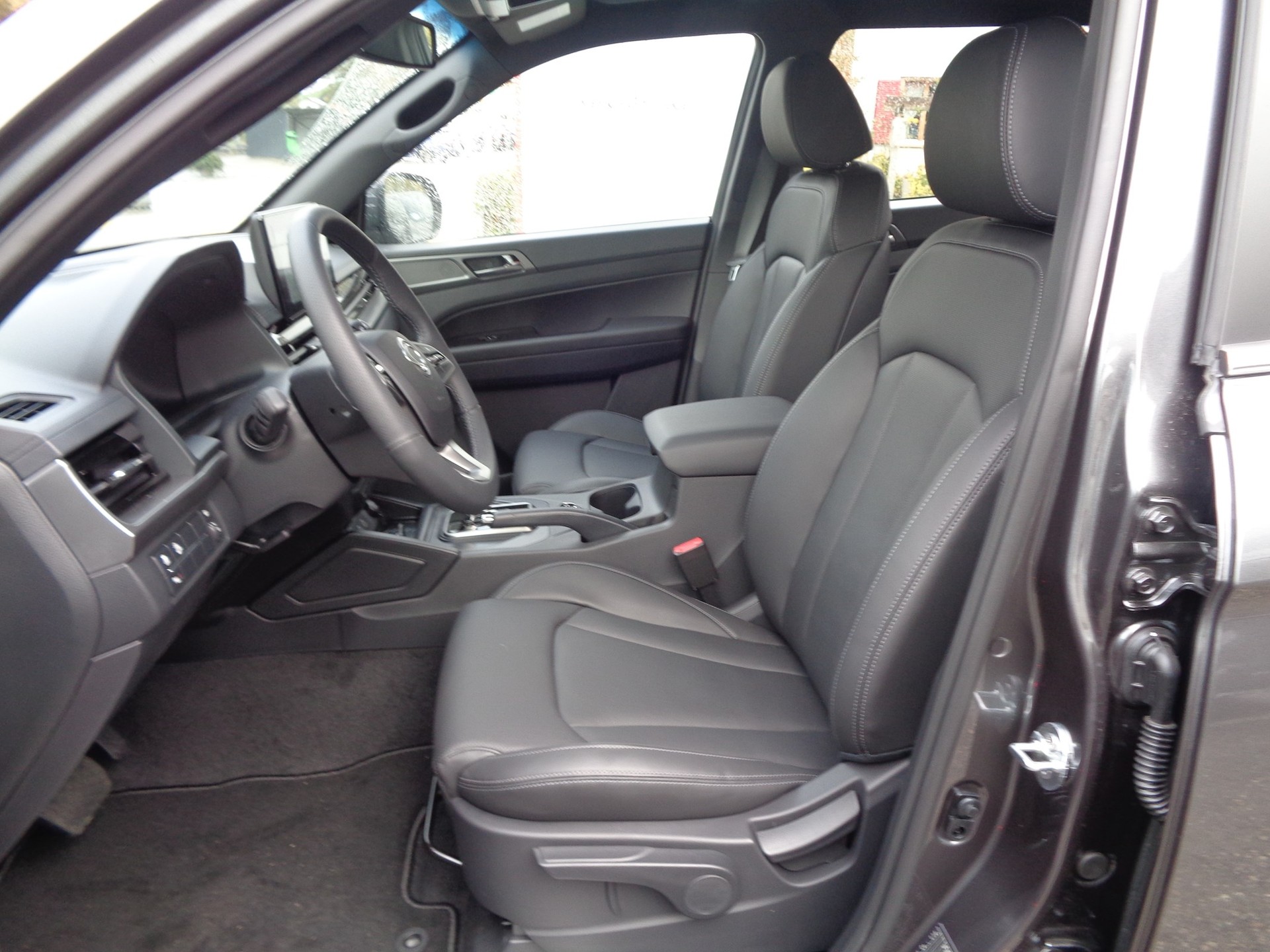 KGM-SsangYong Musso 2.2 Sapphire 4WD A-image-5