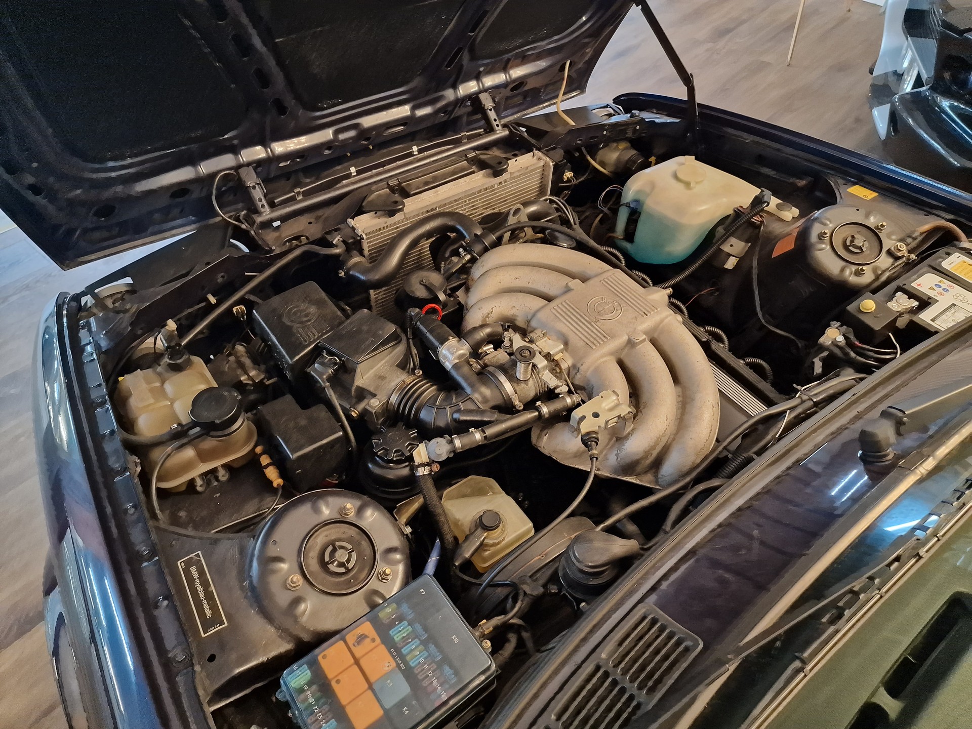 BMW 325i Cabrio-image-14