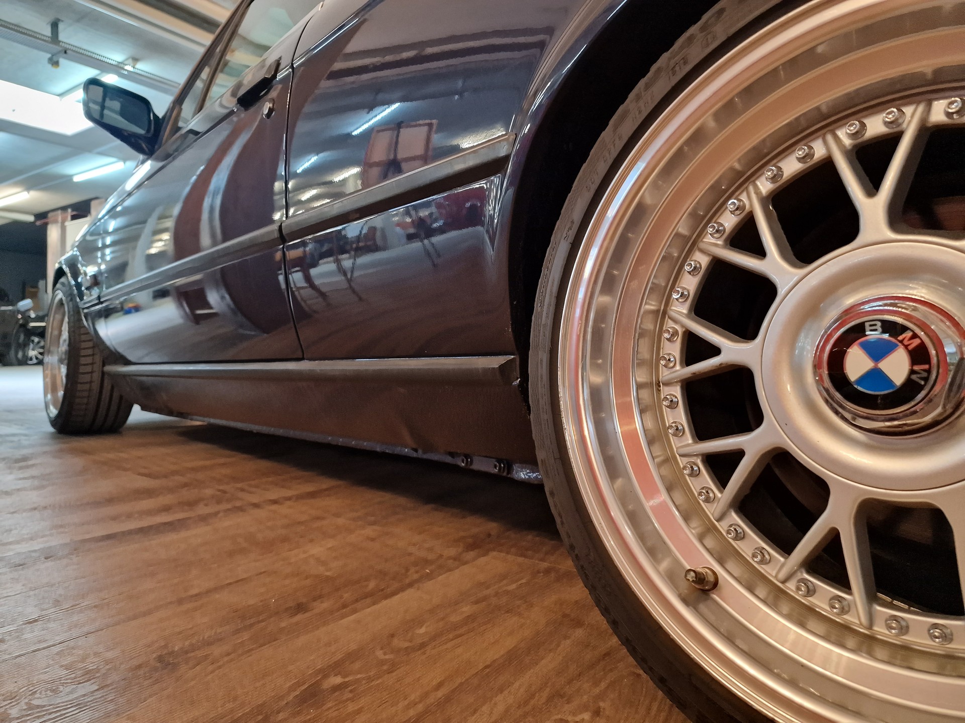 BMW 325i Cabrio-showroom-element-2