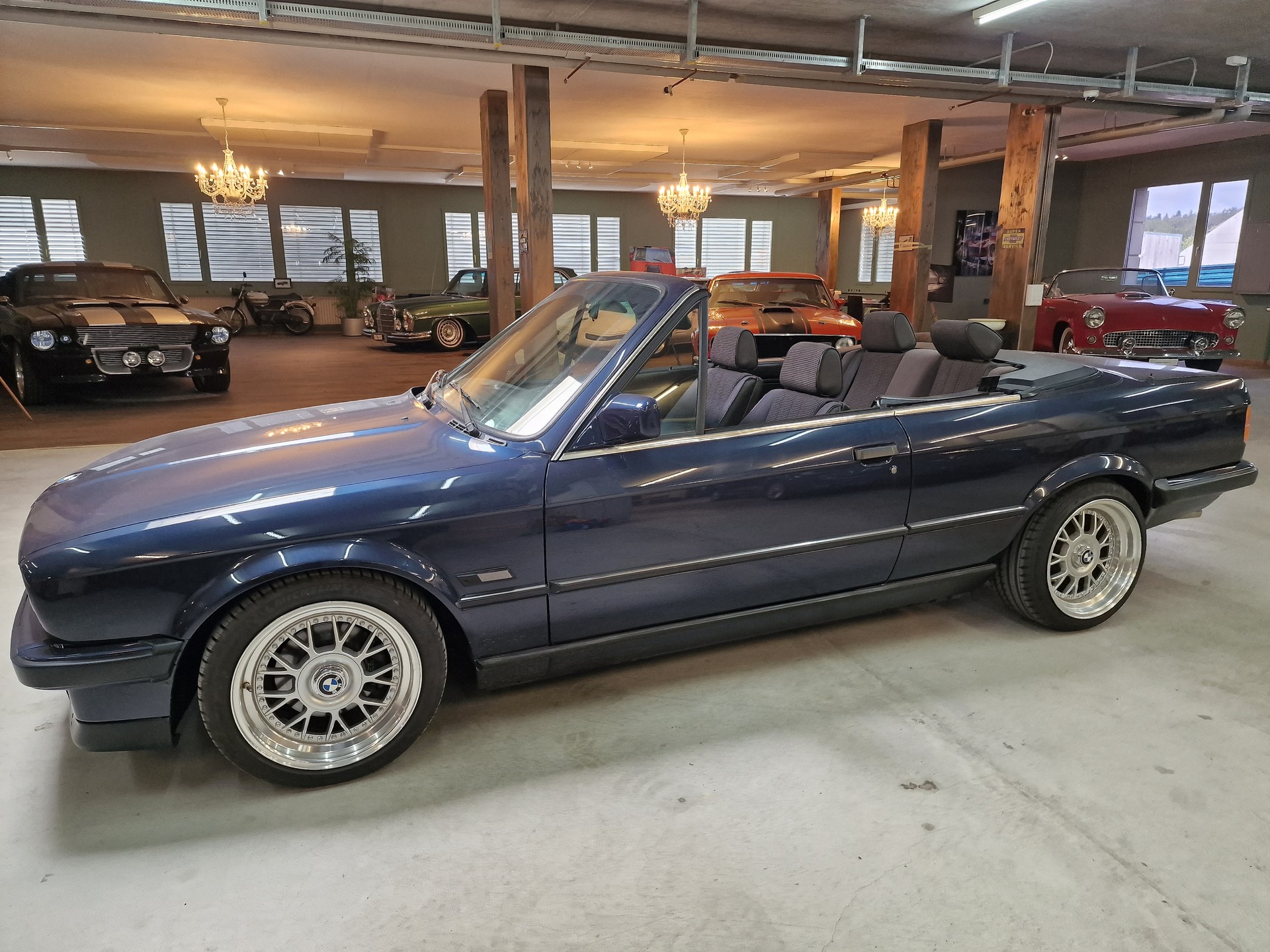 BMW 325i Cabrio-image-4