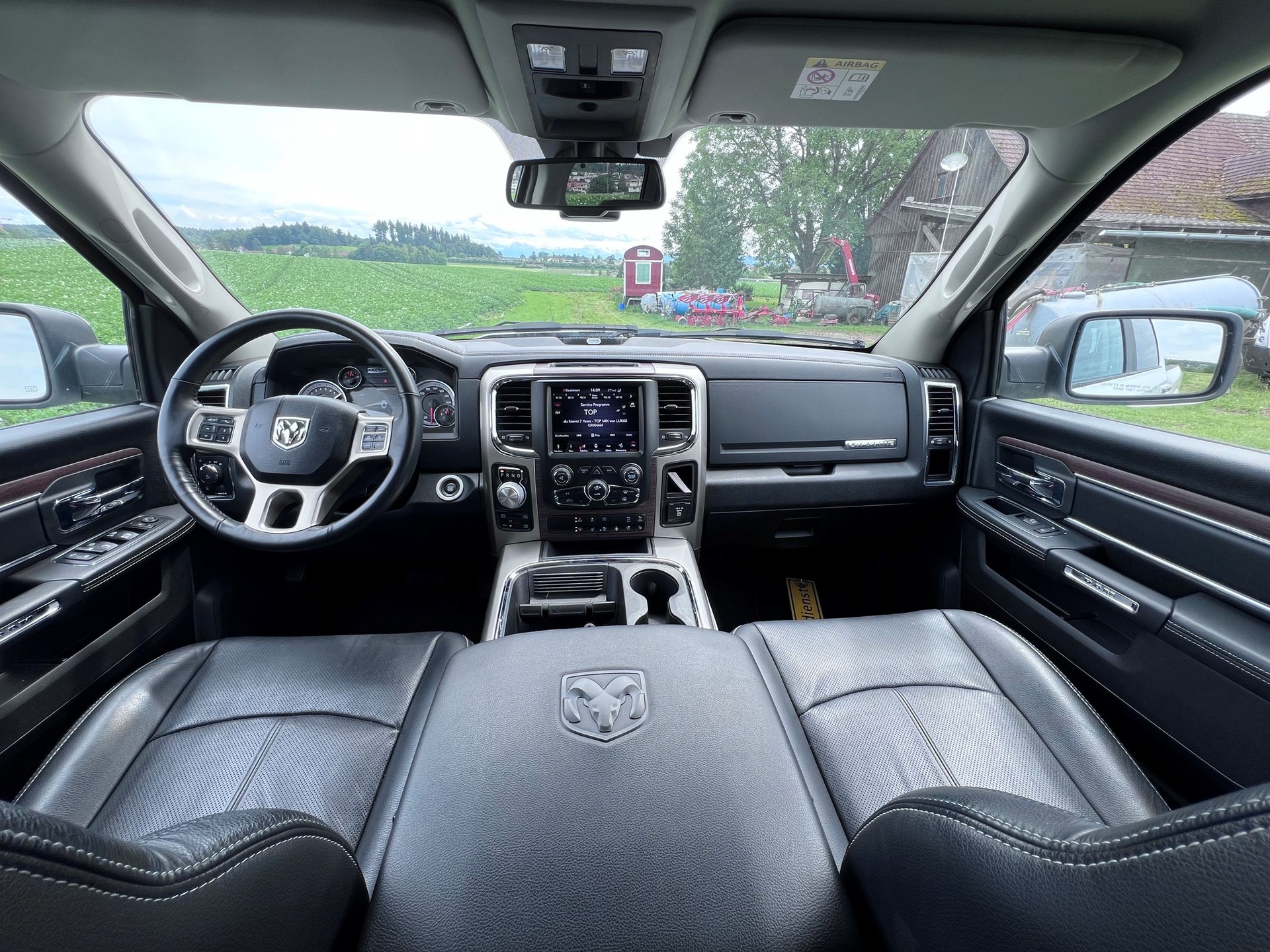 DODGE Laramie-image-6