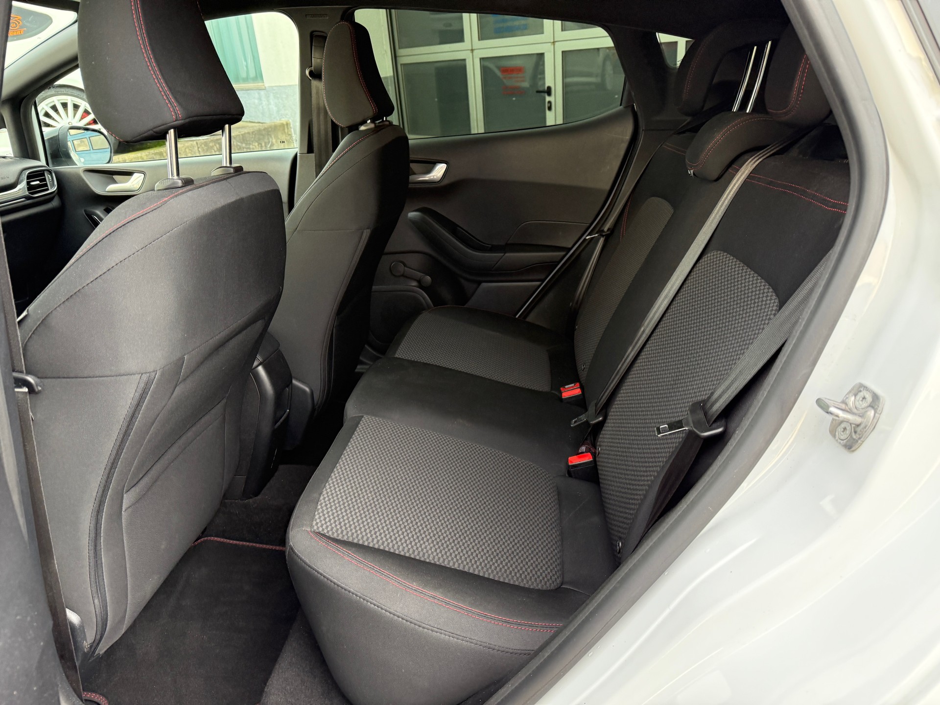 FORD Fiesta 1.0 SCTi ST Line-image-12
