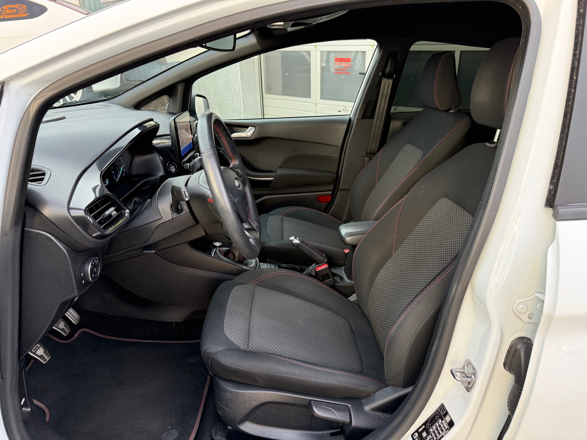 FORD Fiesta 1.0 SCTi ST Line-image-11