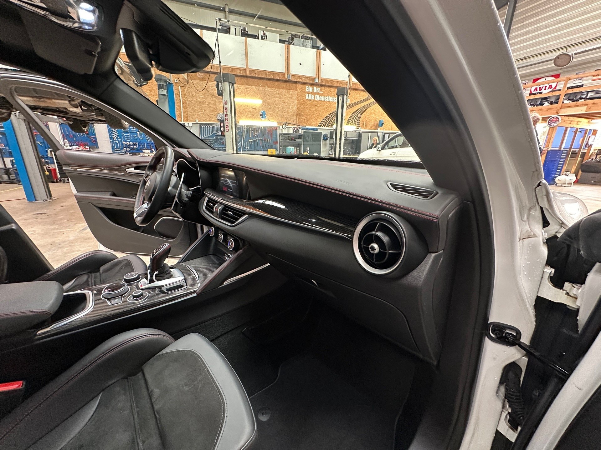 ALFA ROMEO Stelvio 2.0 Veloce TI Q4 Automatic-image-13