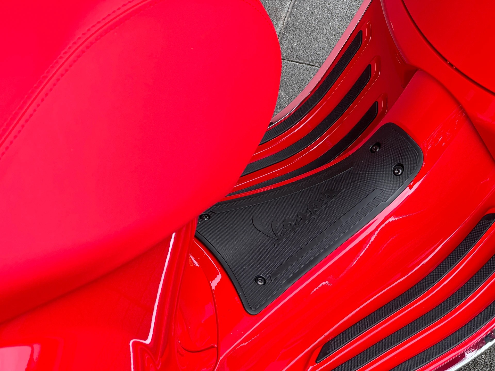 PIAGGIO Vespa 125 Primavera Red-image-1