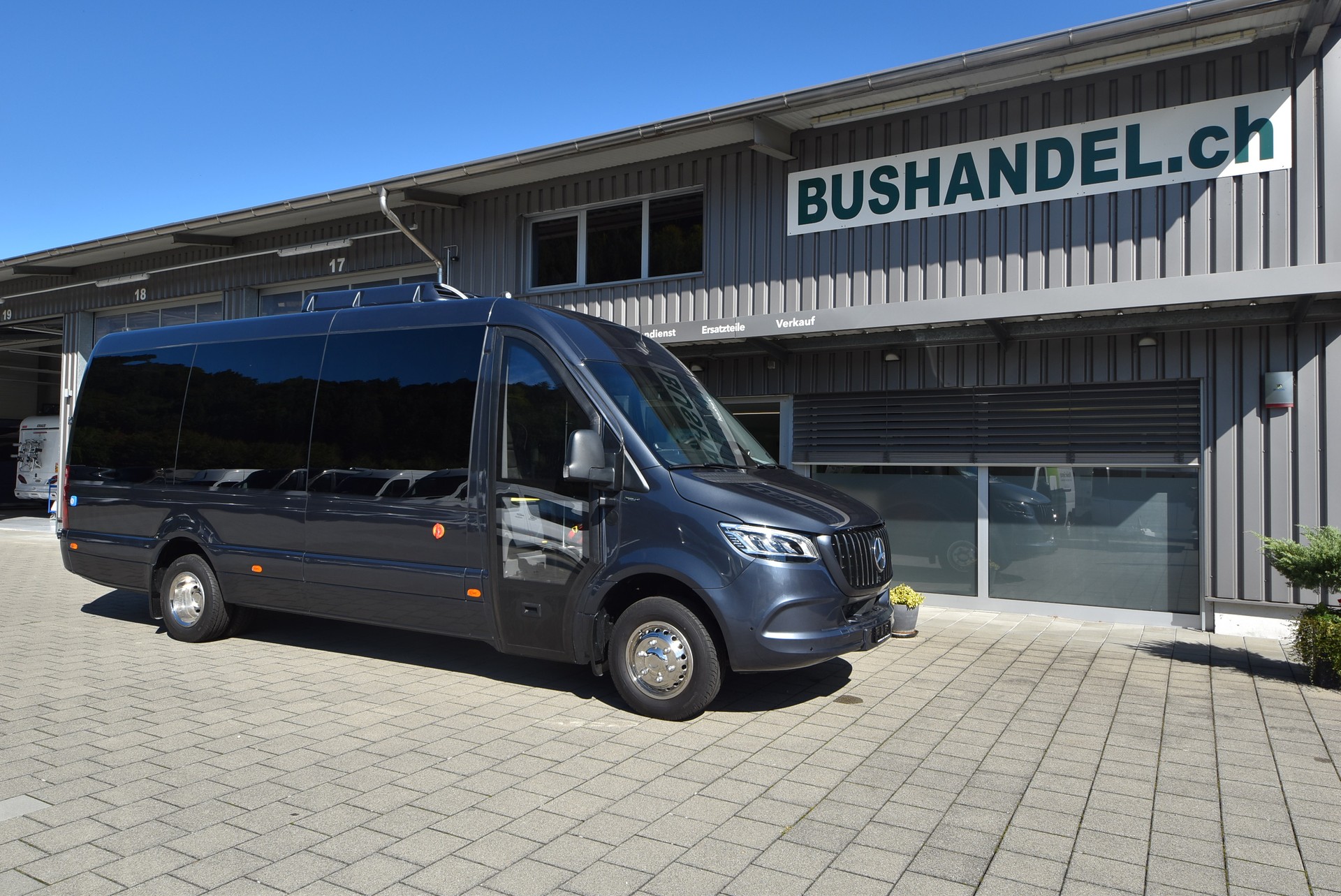MERCEDES-BENZ VIP Sprinter 519 Rollstuhlbus
