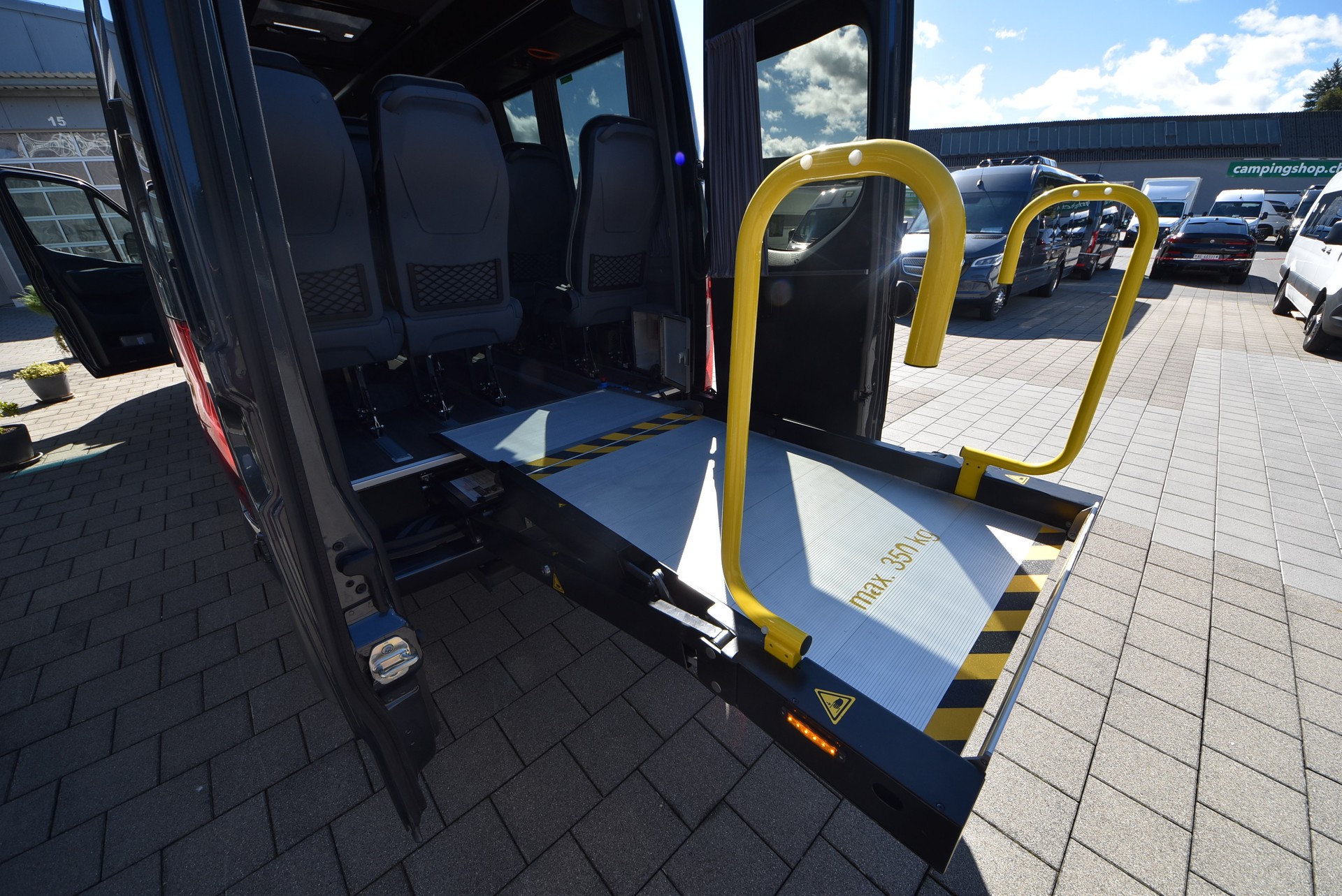 MERCEDES-BENZ VIP Sprinter 519 Rollstuhlbus-image-10
