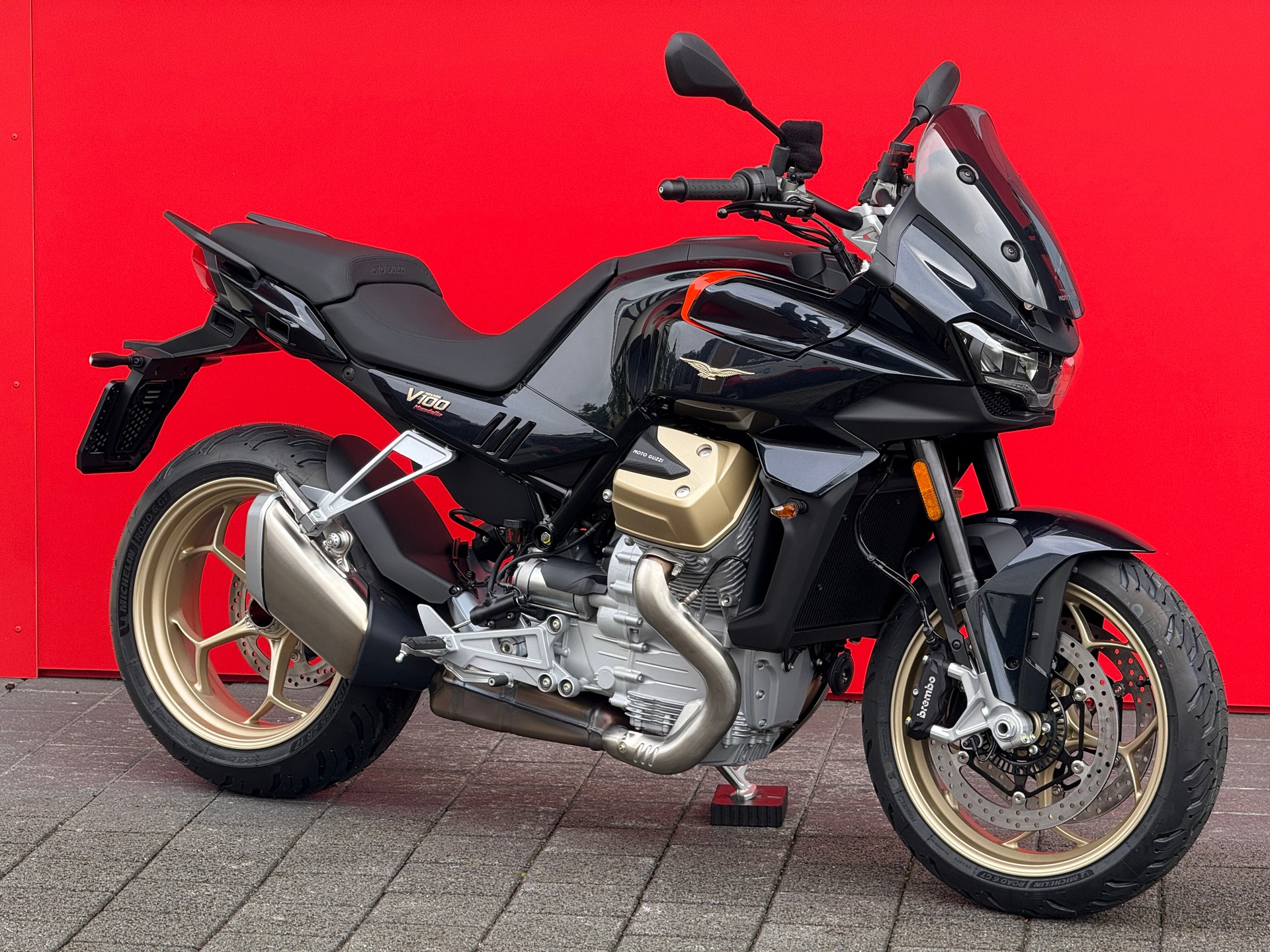 MOTO GUZZI V100 Mandello-image-14
