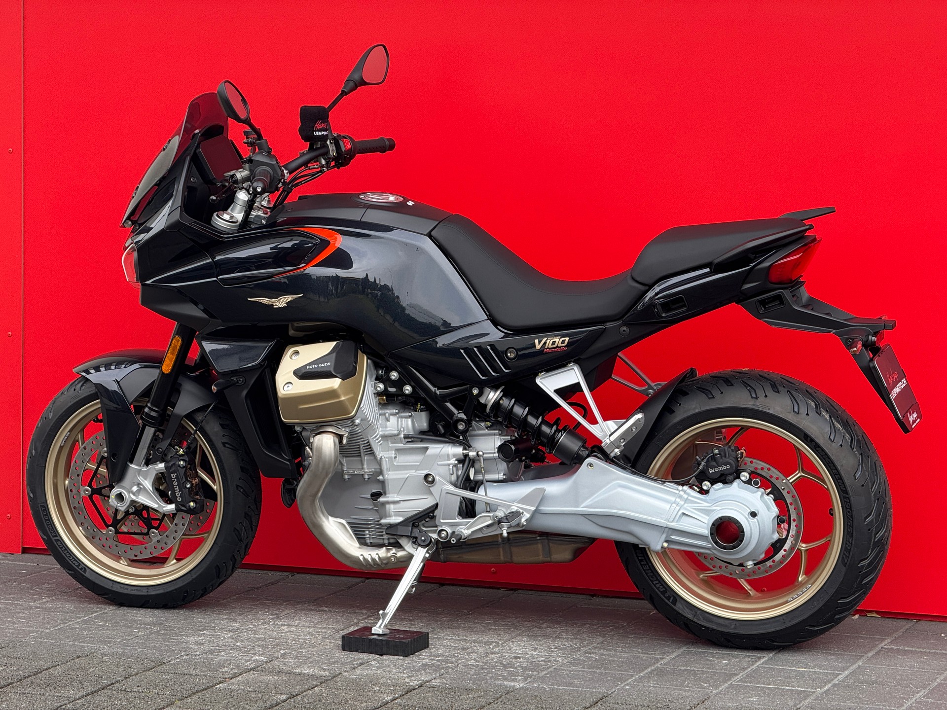 MOTO GUZZI V100 Mandello-image-8