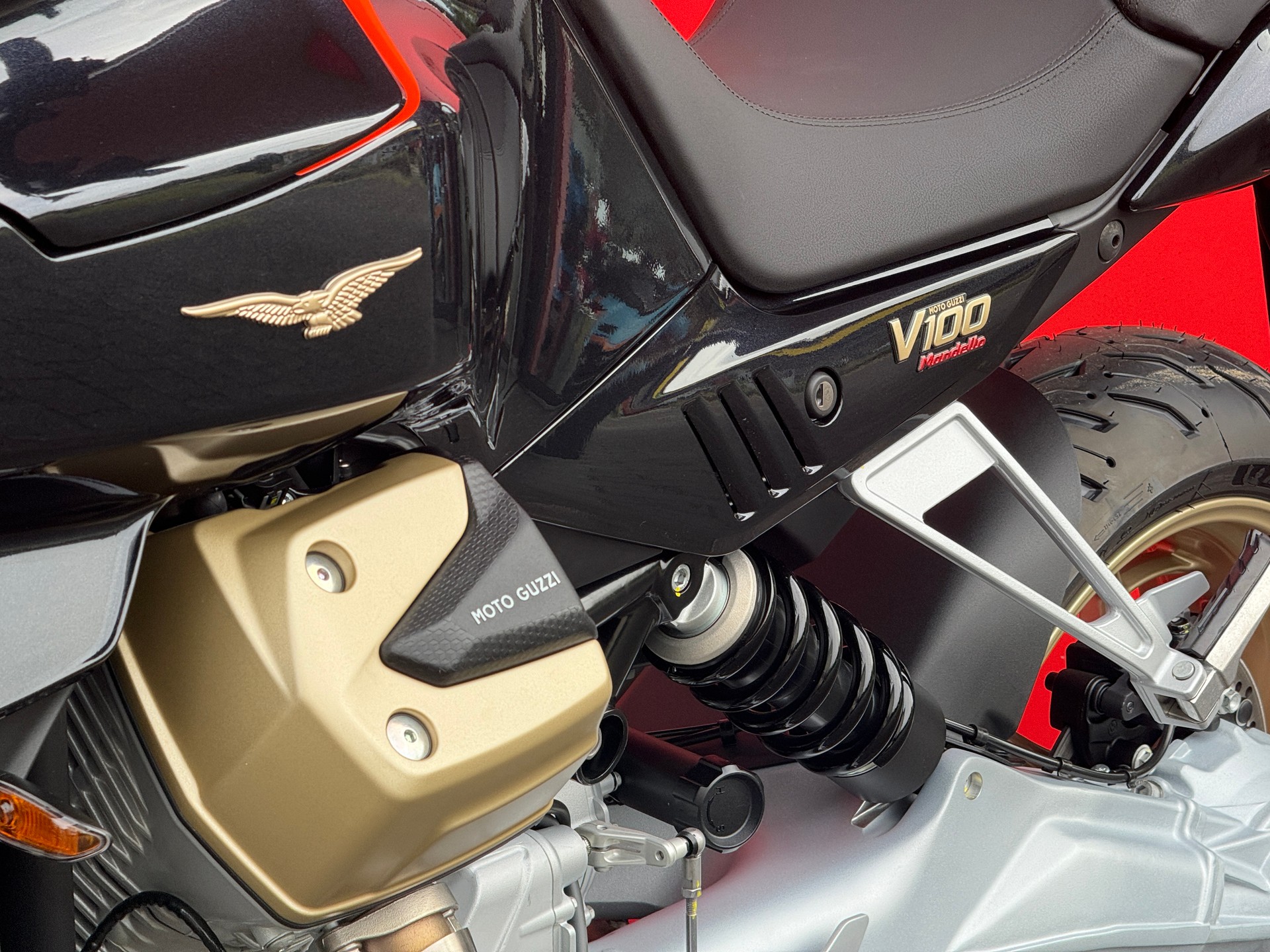MOTO GUZZI V100 Mandello-image-10