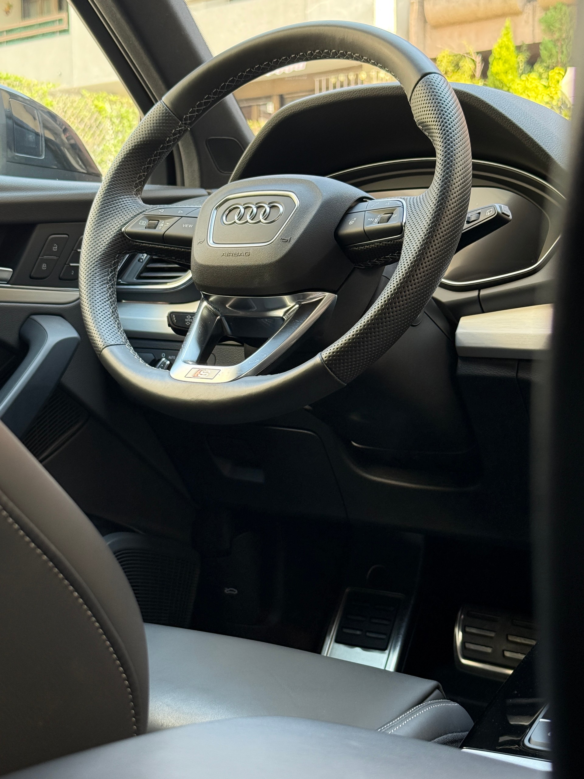 AUDI Q5 55 TFSI e PHEV S line quattro S-tronic-image-10