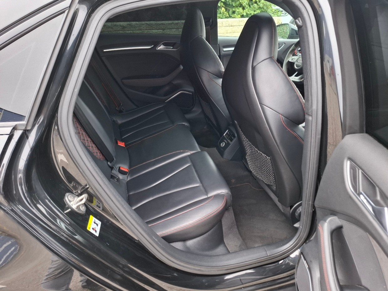 AUDI RS3 Limousine 2.5 TSI quattro S-tronic-image-10