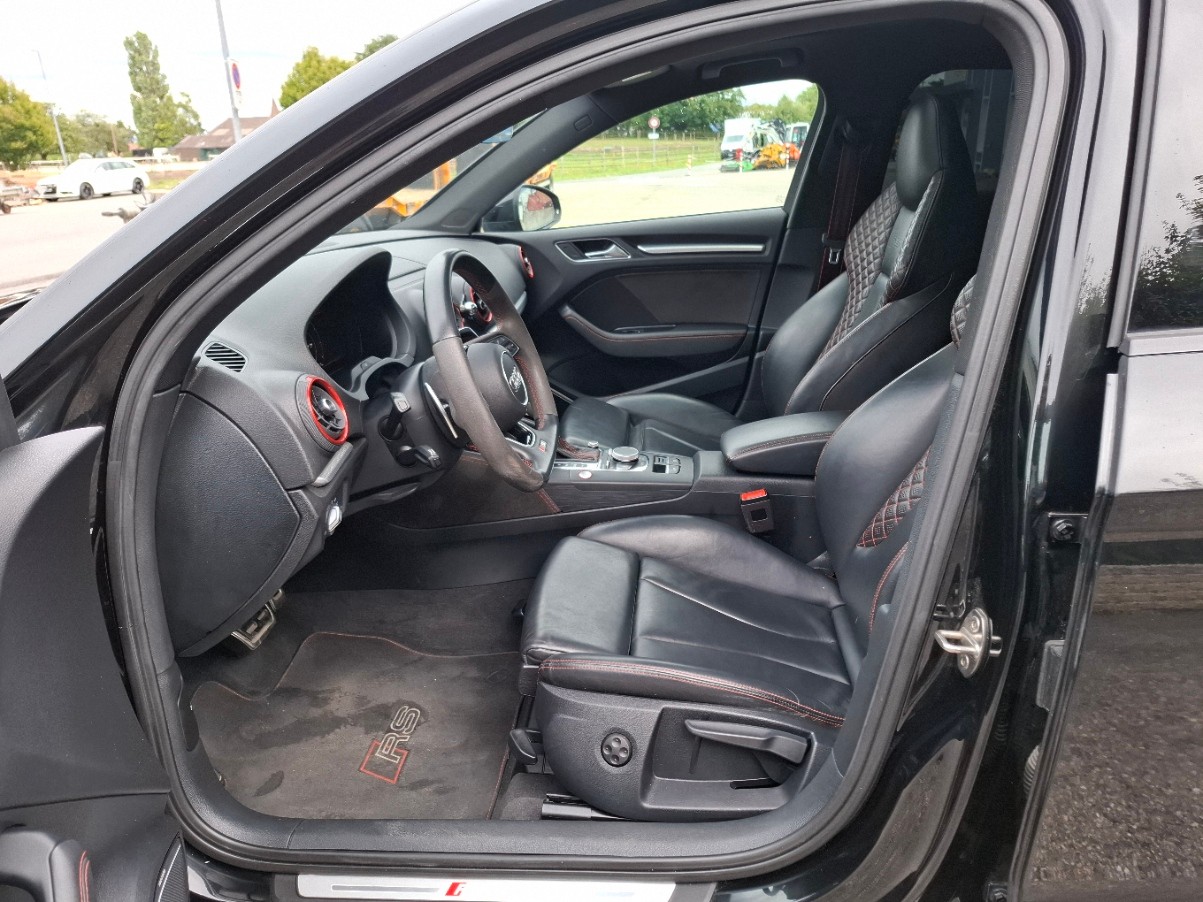 AUDI RS3 Limousine 2.5 TSI quattro S-tronic-image-11
