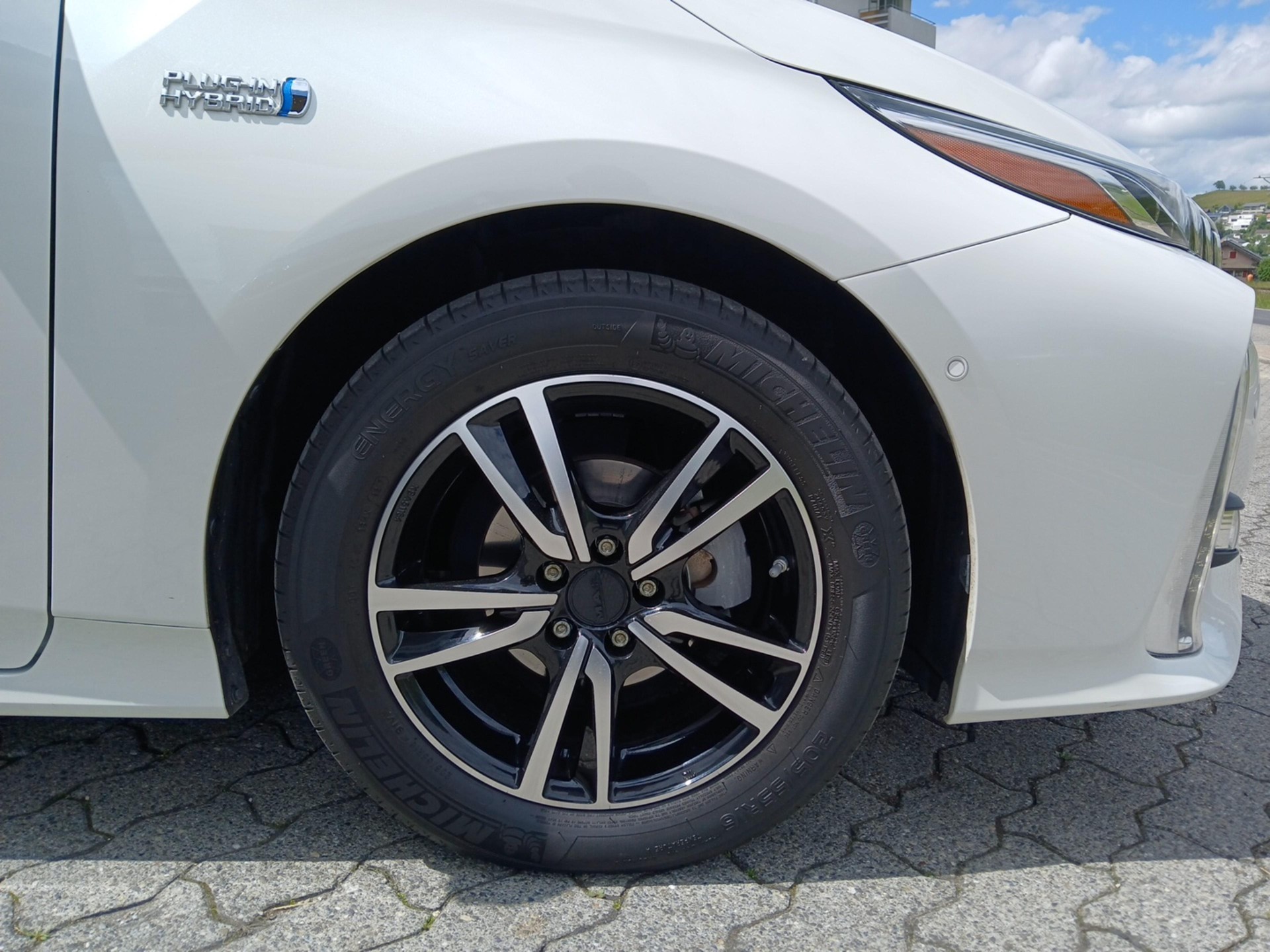 TOYOTA Prius 1.8 VVTi HSD Plug-In Premium-image-15